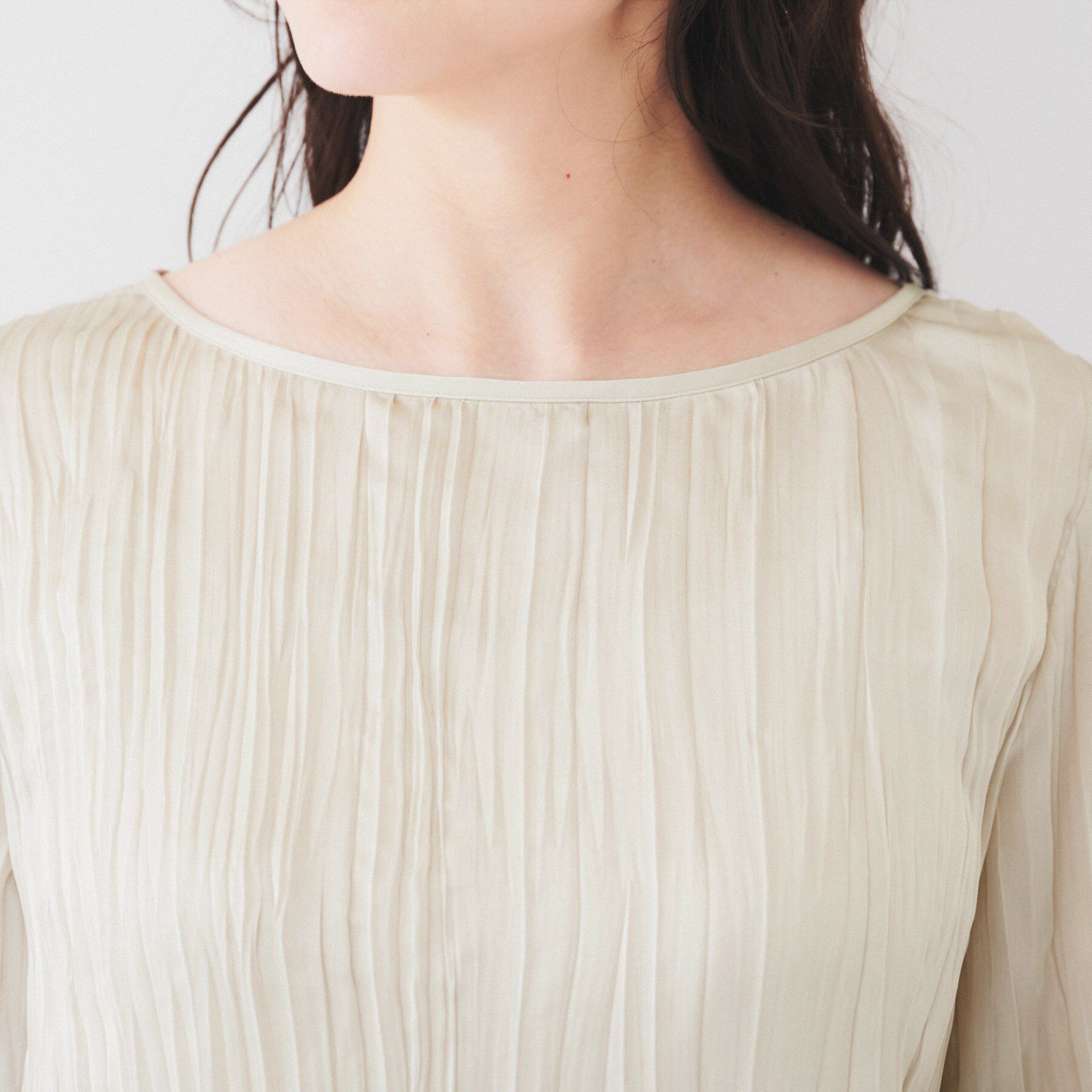 UNTITLED「【きれいめ/エレガント】サテンオーガンジー インナーブラウス」|シャツ・ブラウス|