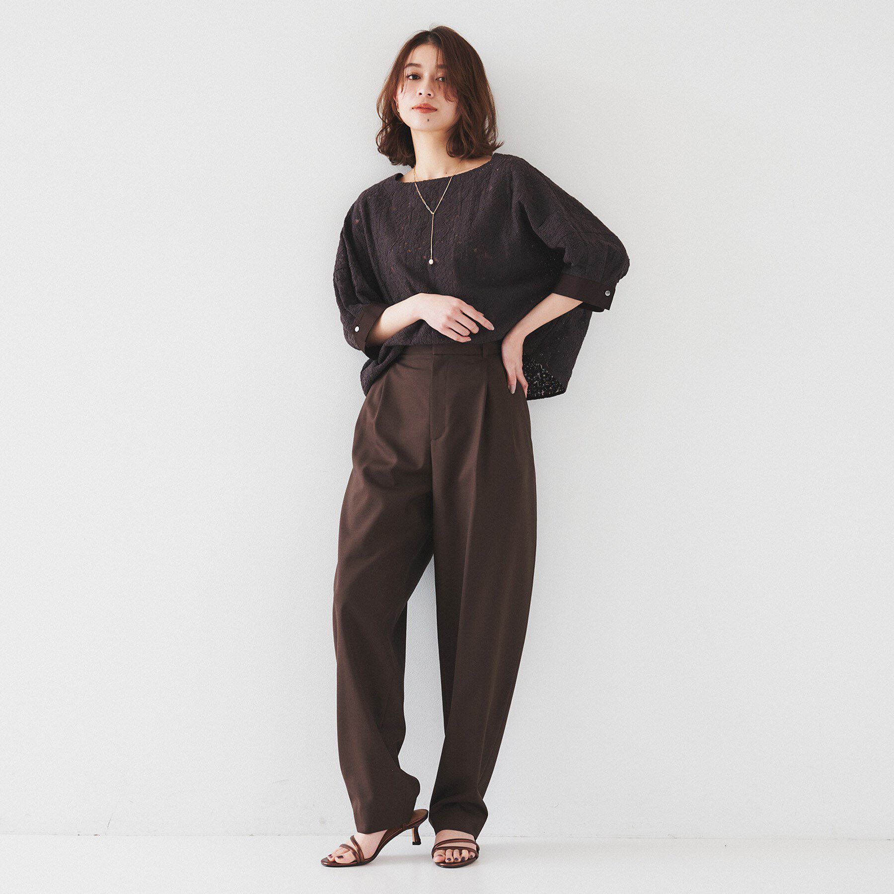 UNTITLED「【オンオフ使える/セットアップ可能】トロピカルウール カーブテーパードパンツ」|その他|