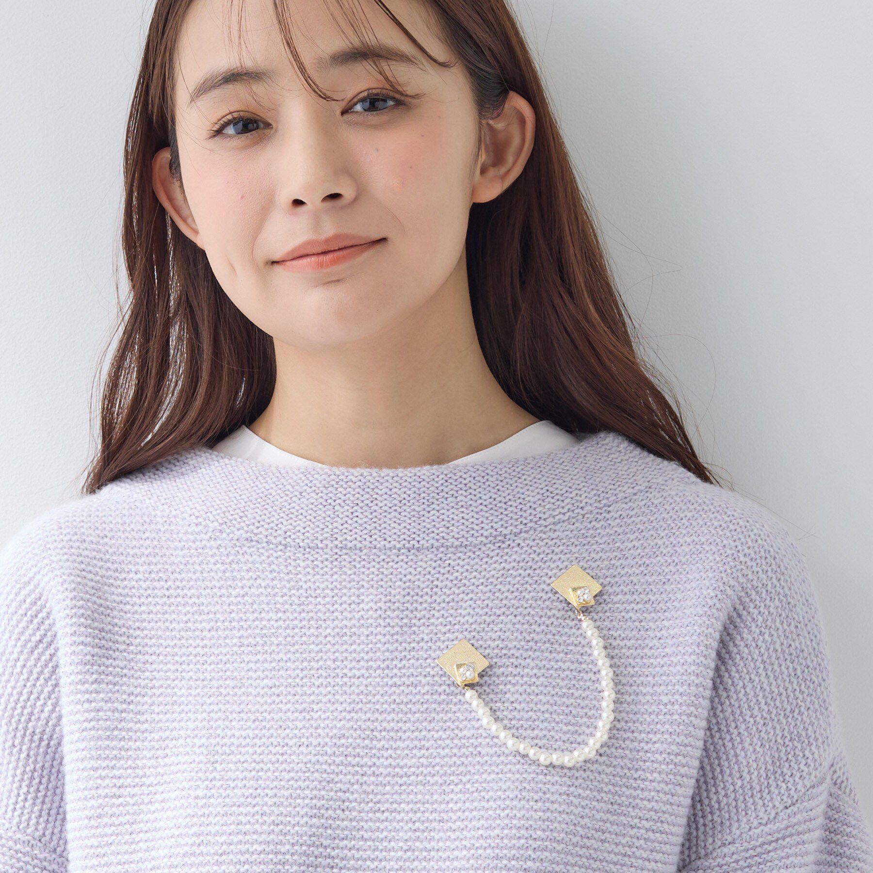 INDIVI「【華やか】ブリッジパール調ブローチ」|ブローチ・コサージュ|