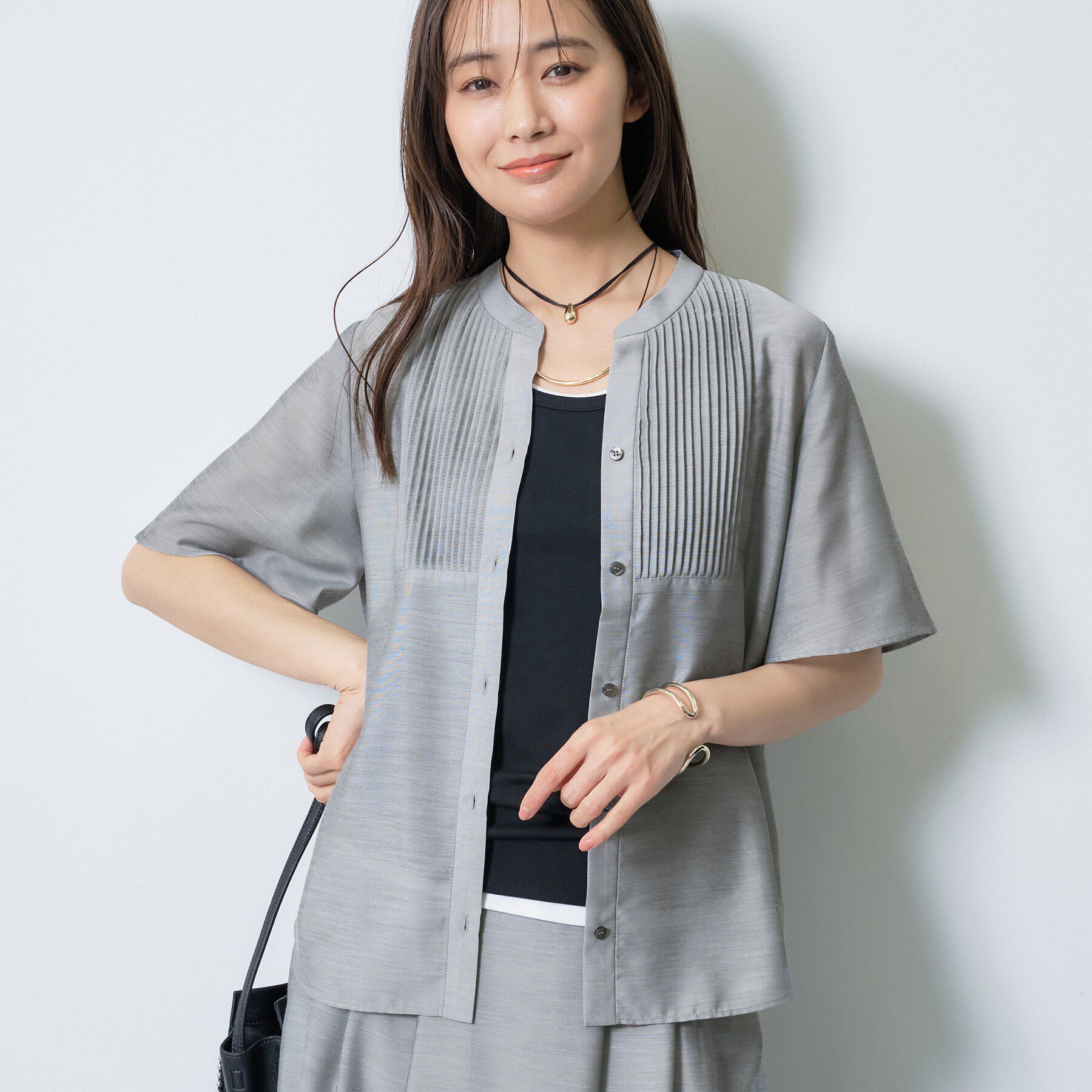 INDIVI「【洗える】シアーシャンブレーピンタックブラウス」|シャツ・ブラウス|ライトグレー(411