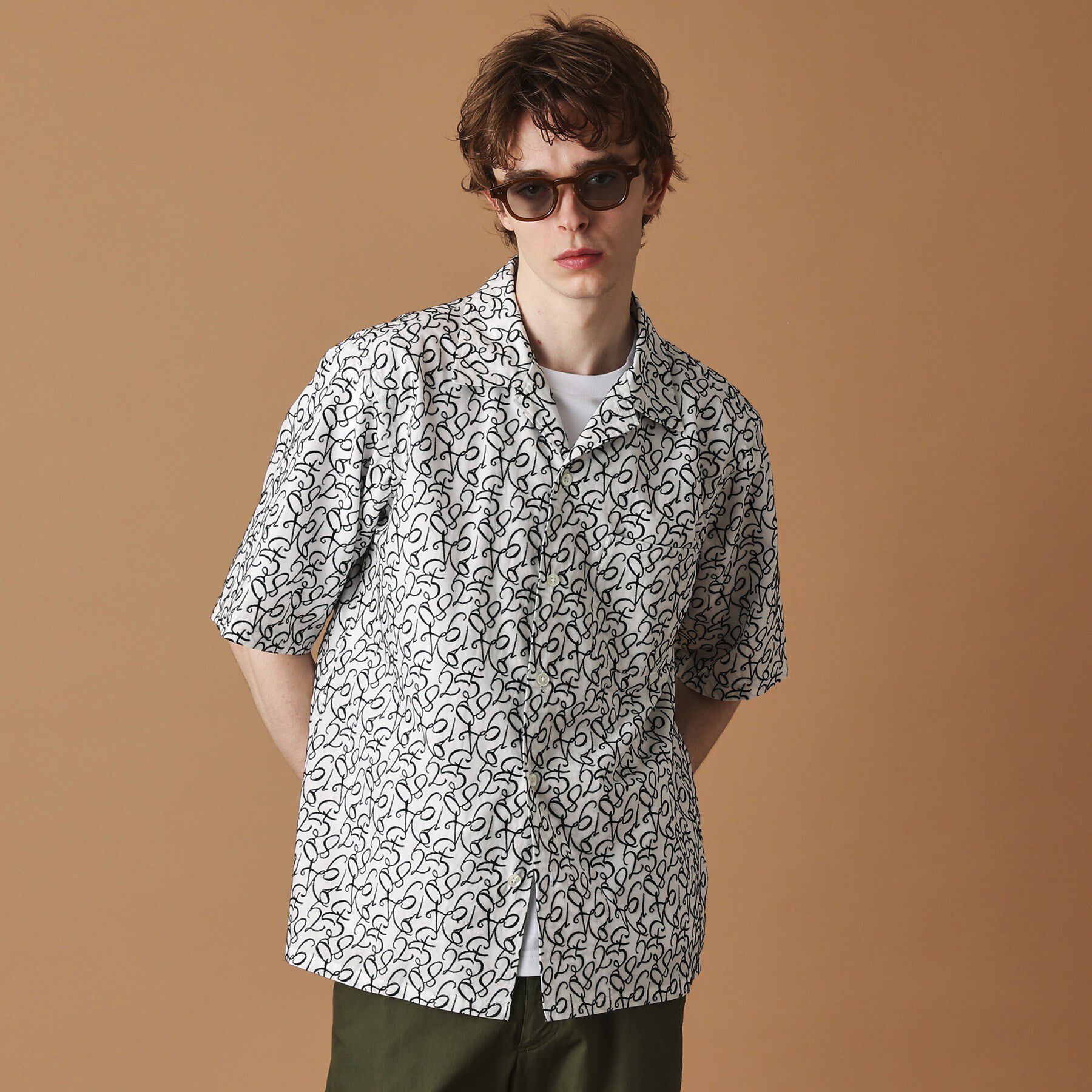 40CARATS&525「数字エンブロイダリー半袖シャツ」|シャツ・ブラウス|