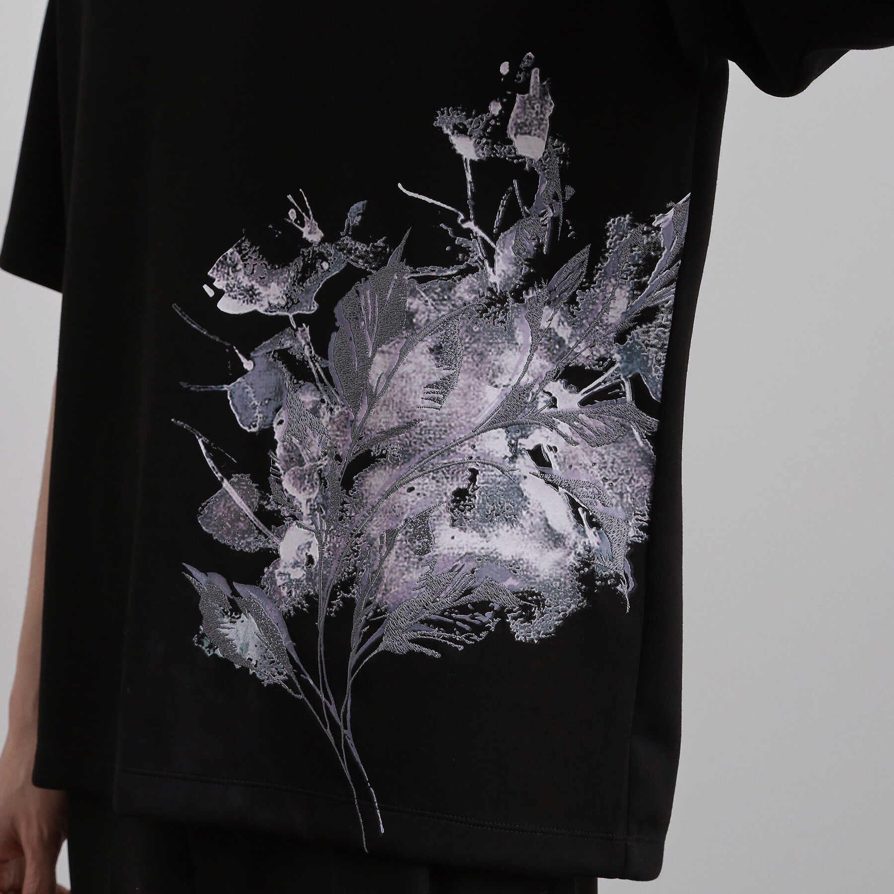 tk.TAKEO KIKUCHI「リーフエンブロブラーTシャツ」|Tシャツ・カットソー|