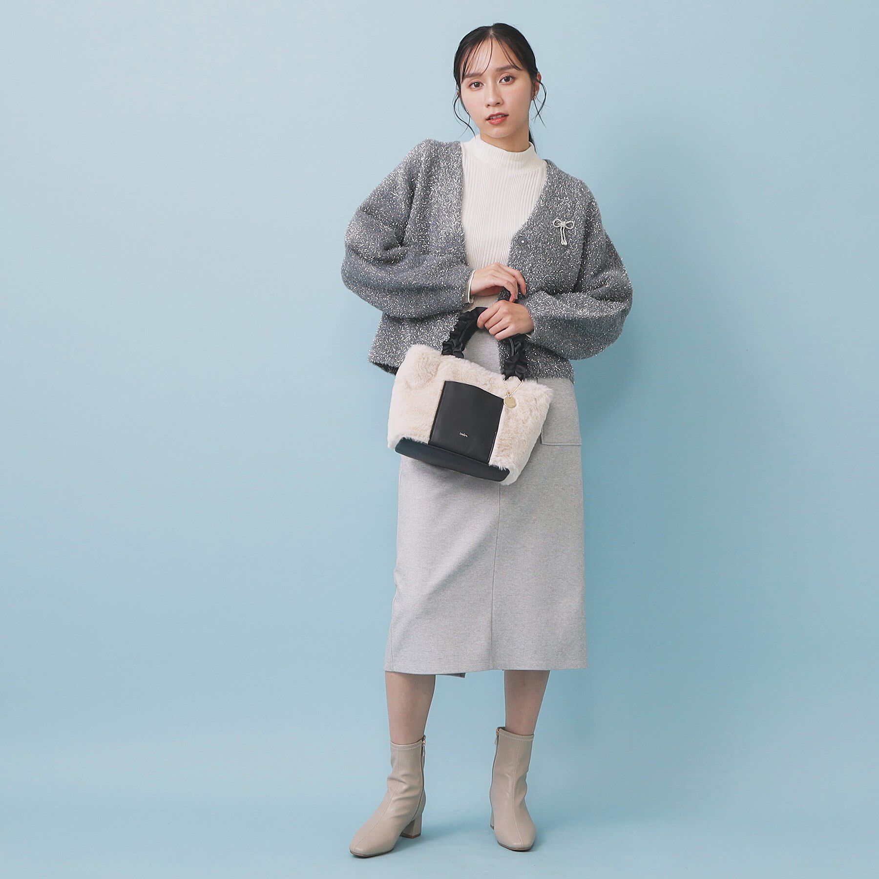 index「リボンブローチフィルムラメフェザーカーディガン【洗濯機OK】」|カーディガン|