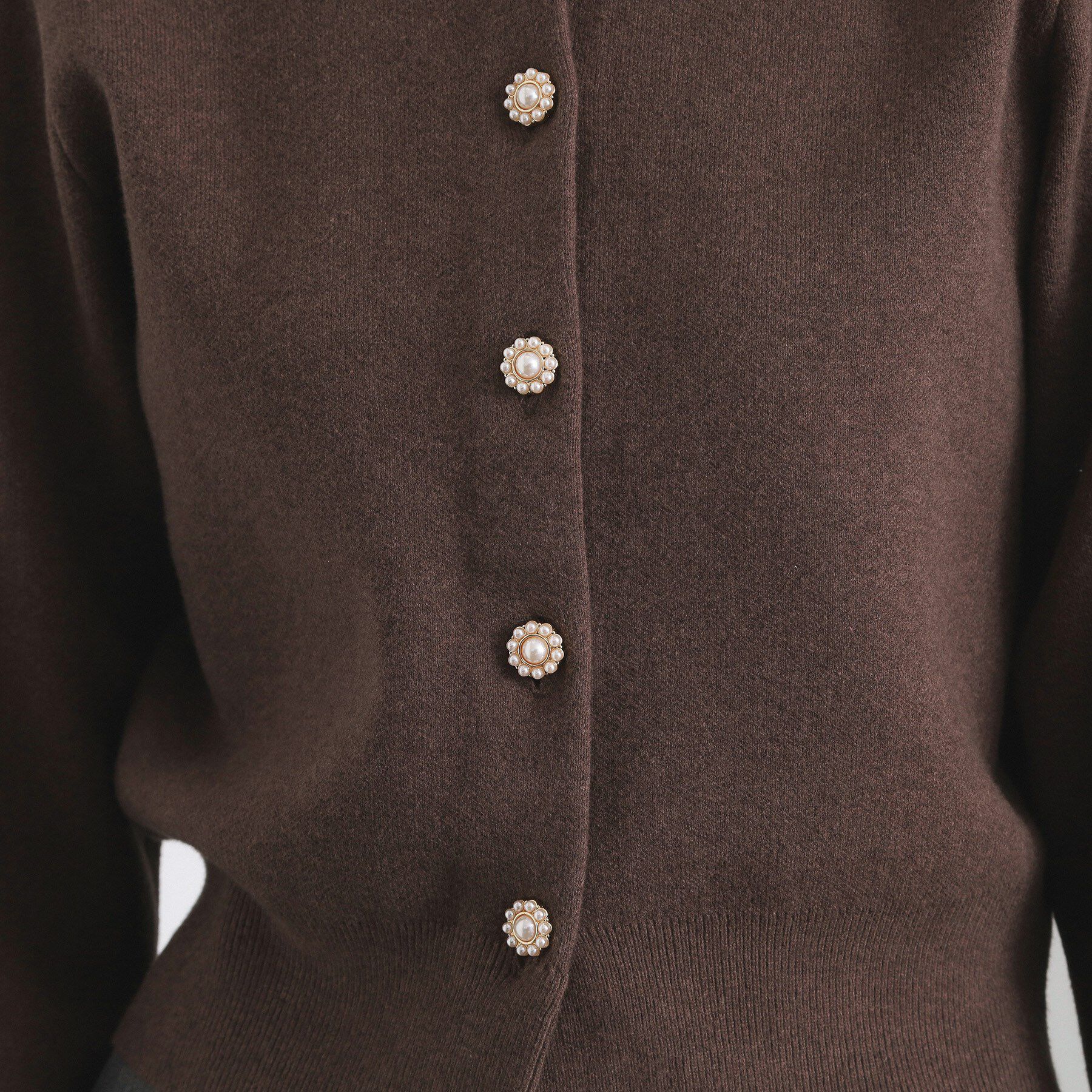 OPAQUE.CLIP「フェイクパールビジューボタンニットカーディガン【洗濯機OK】」|カーディガン|