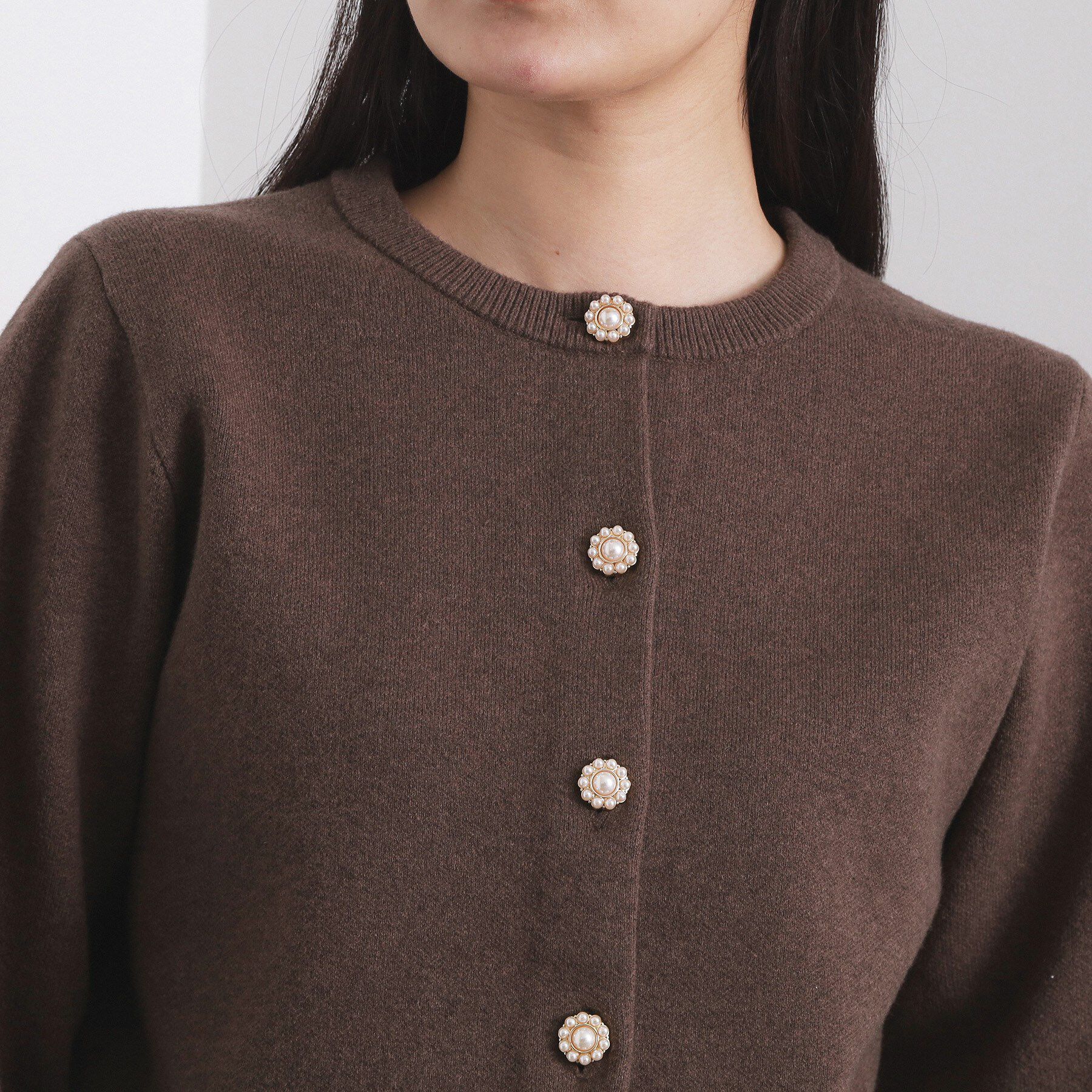 OPAQUE.CLIP「フェイクパールビジューボタンニットカーディガン【洗濯機OK】」|カーディガン|