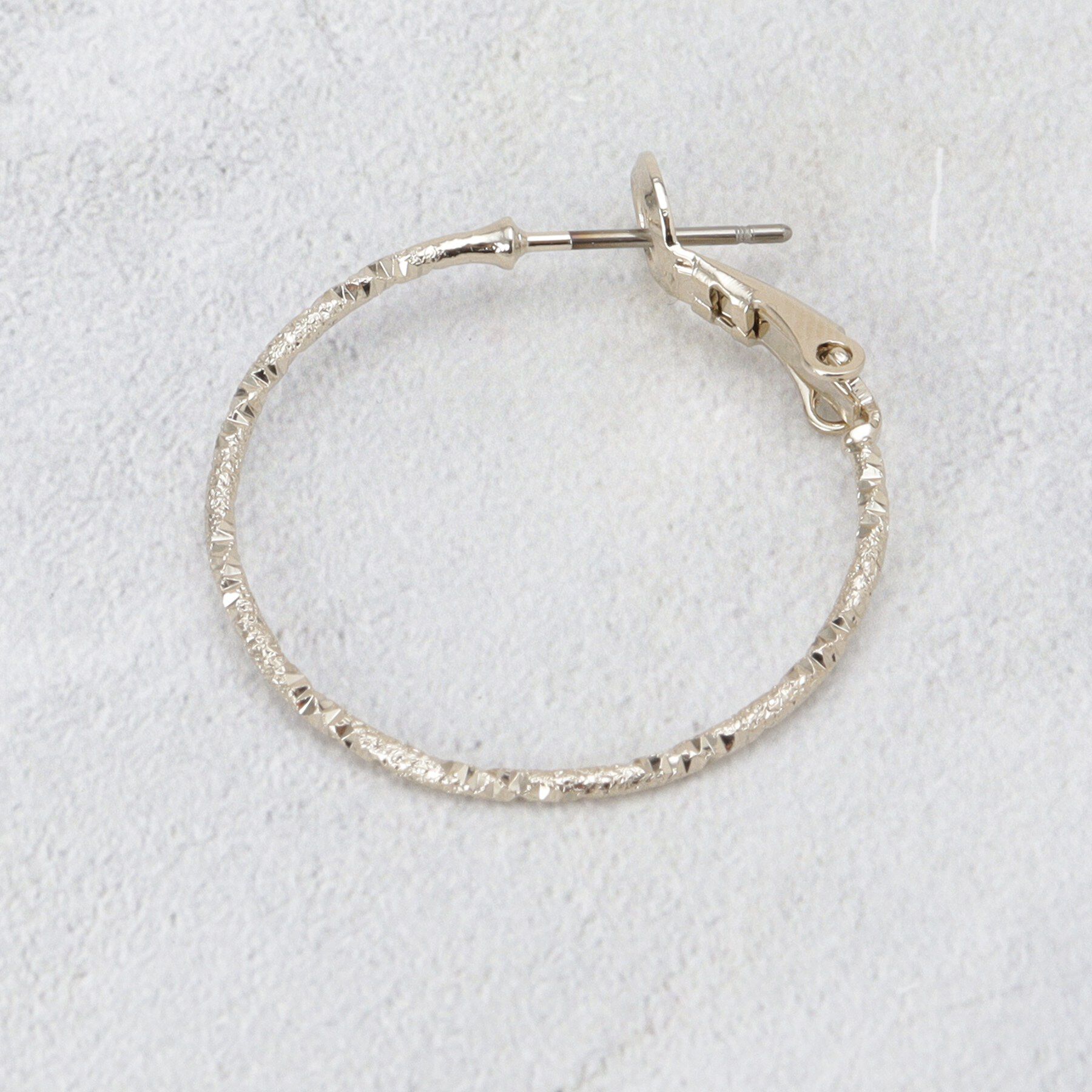 OPAQUE.CLIP「表面デザイン フープピアス」|ピアス|