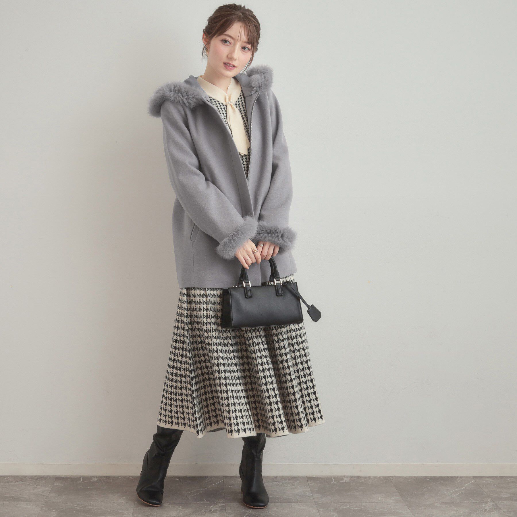 Couture broach「【大人可愛い・フード取り外し可能】フードフェイクファー ハーフ丈コート」|その他|