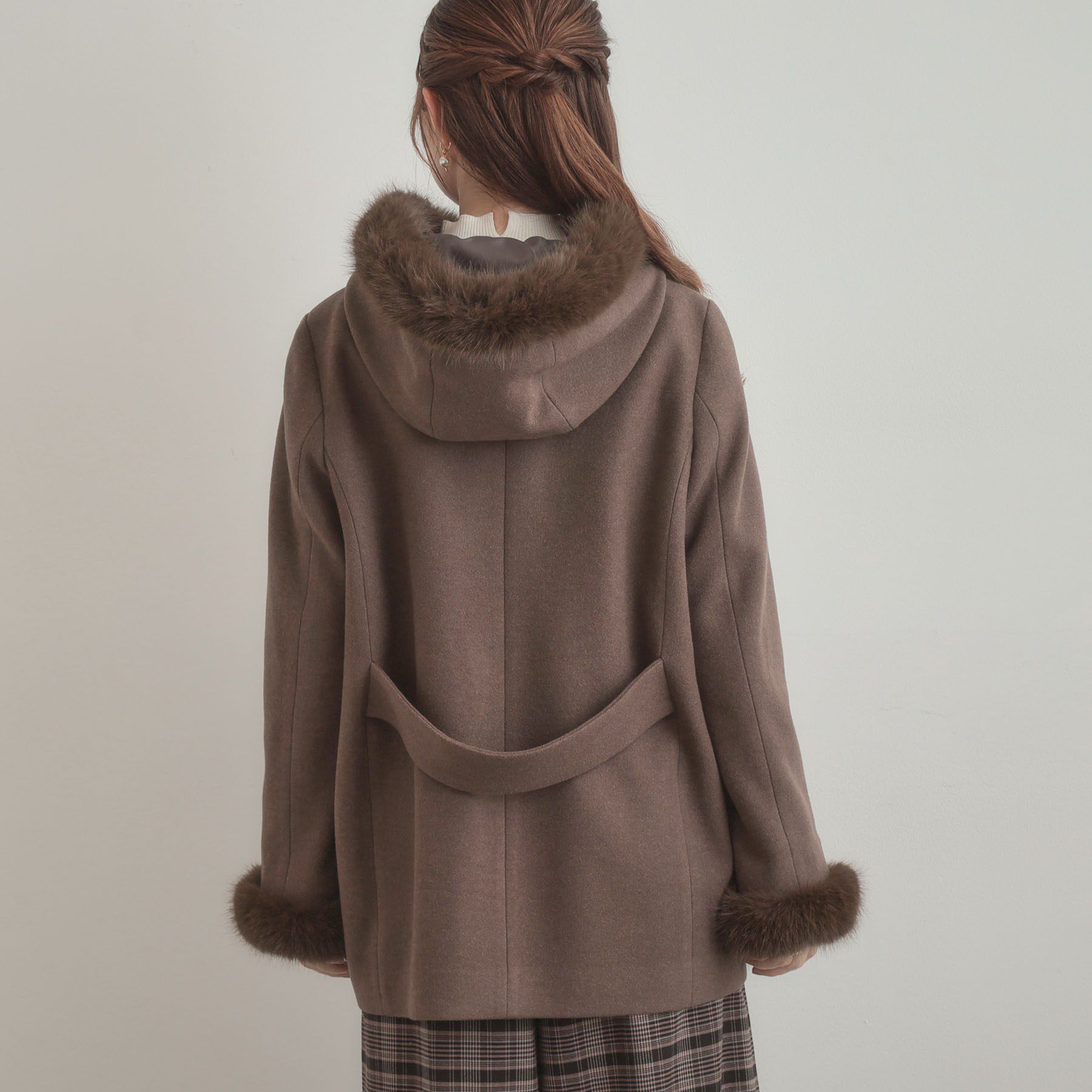 Couture broach「【大人可愛い・フード取り外し可能】フードフェイクファー ハーフ丈コート」|その他|