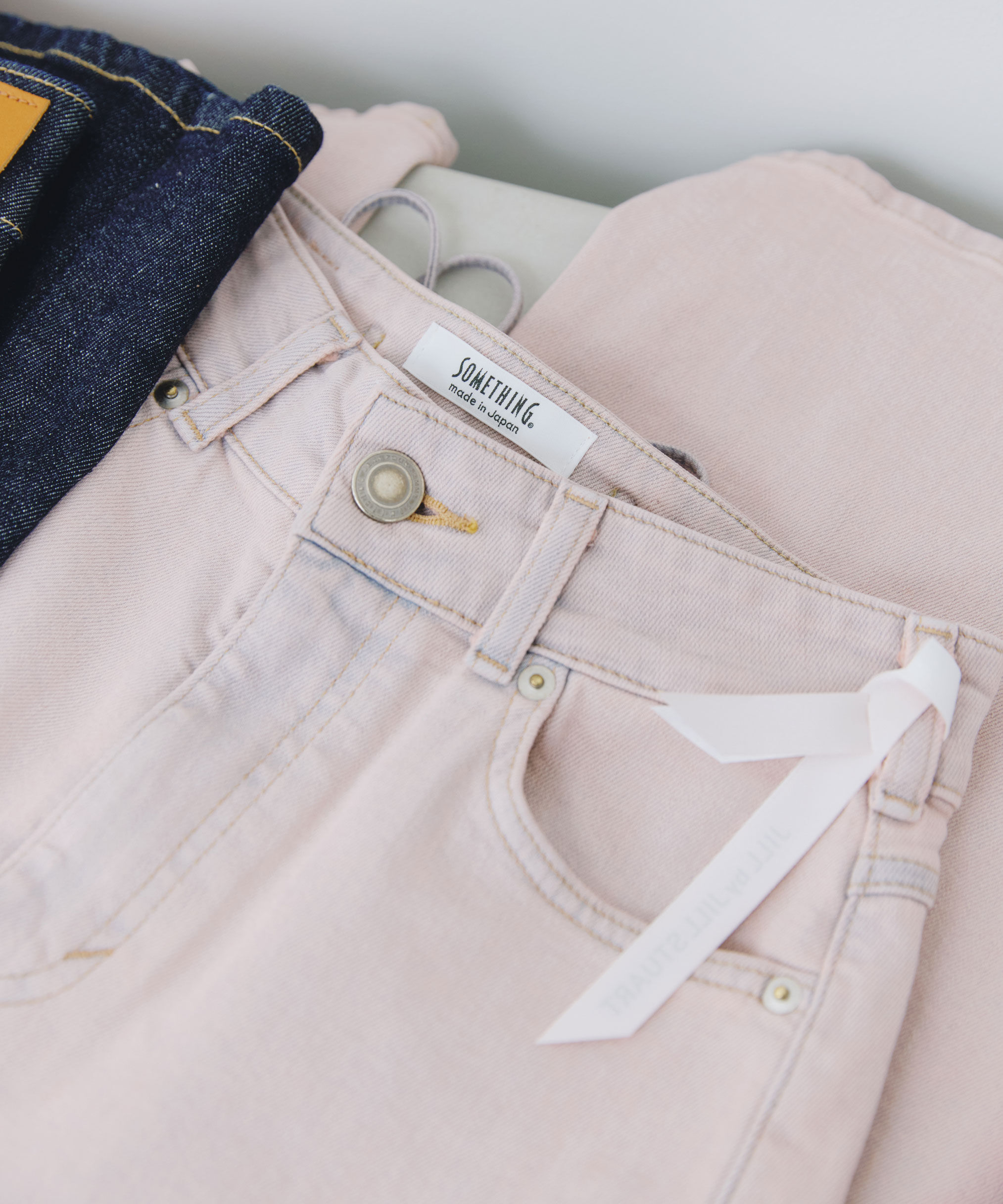  「SOMETHING 別注レースアップワイドデニムパンツ」|その他|