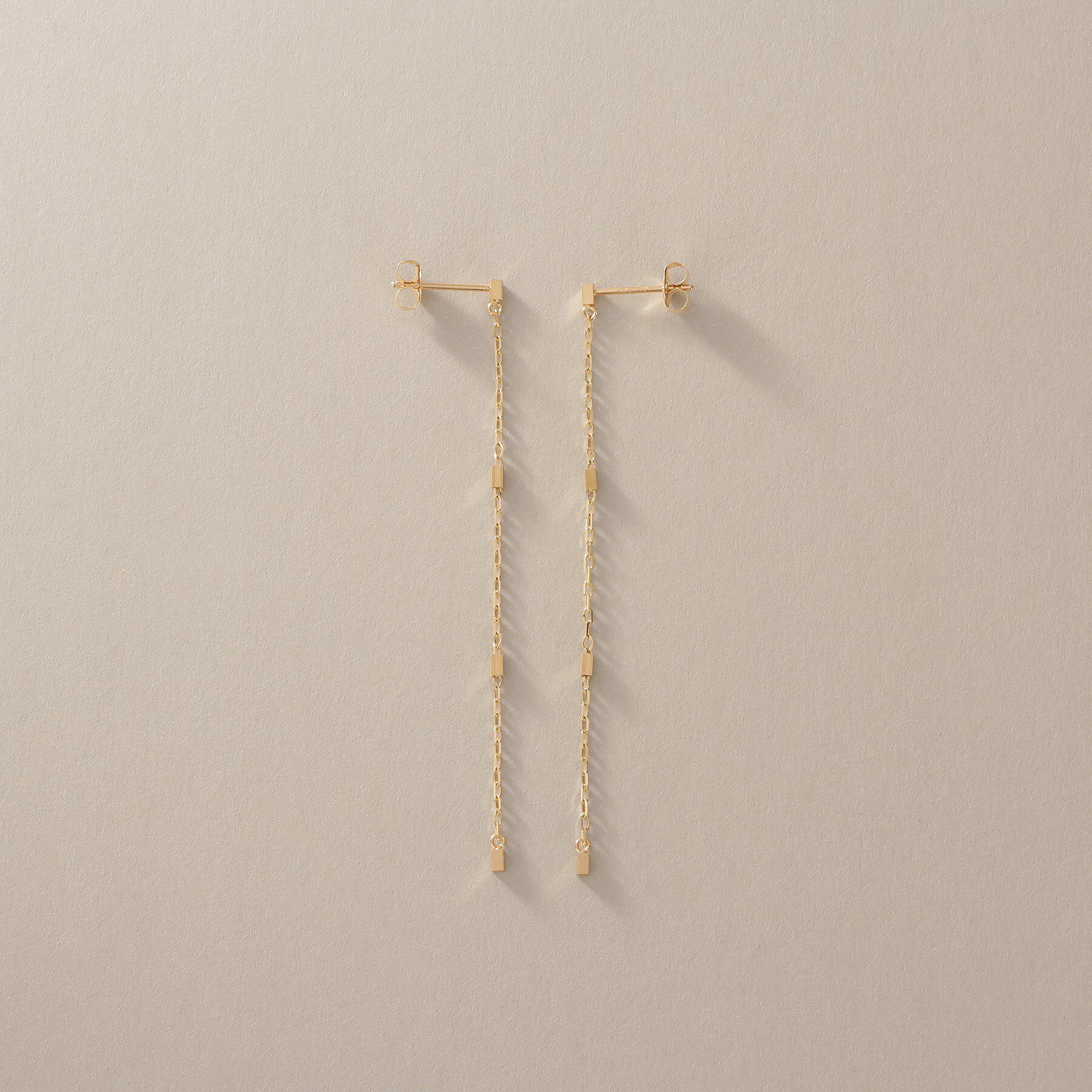 COCOSHNIK「K10スクエアビーズチェーン スタッドピアス」|ピアス|