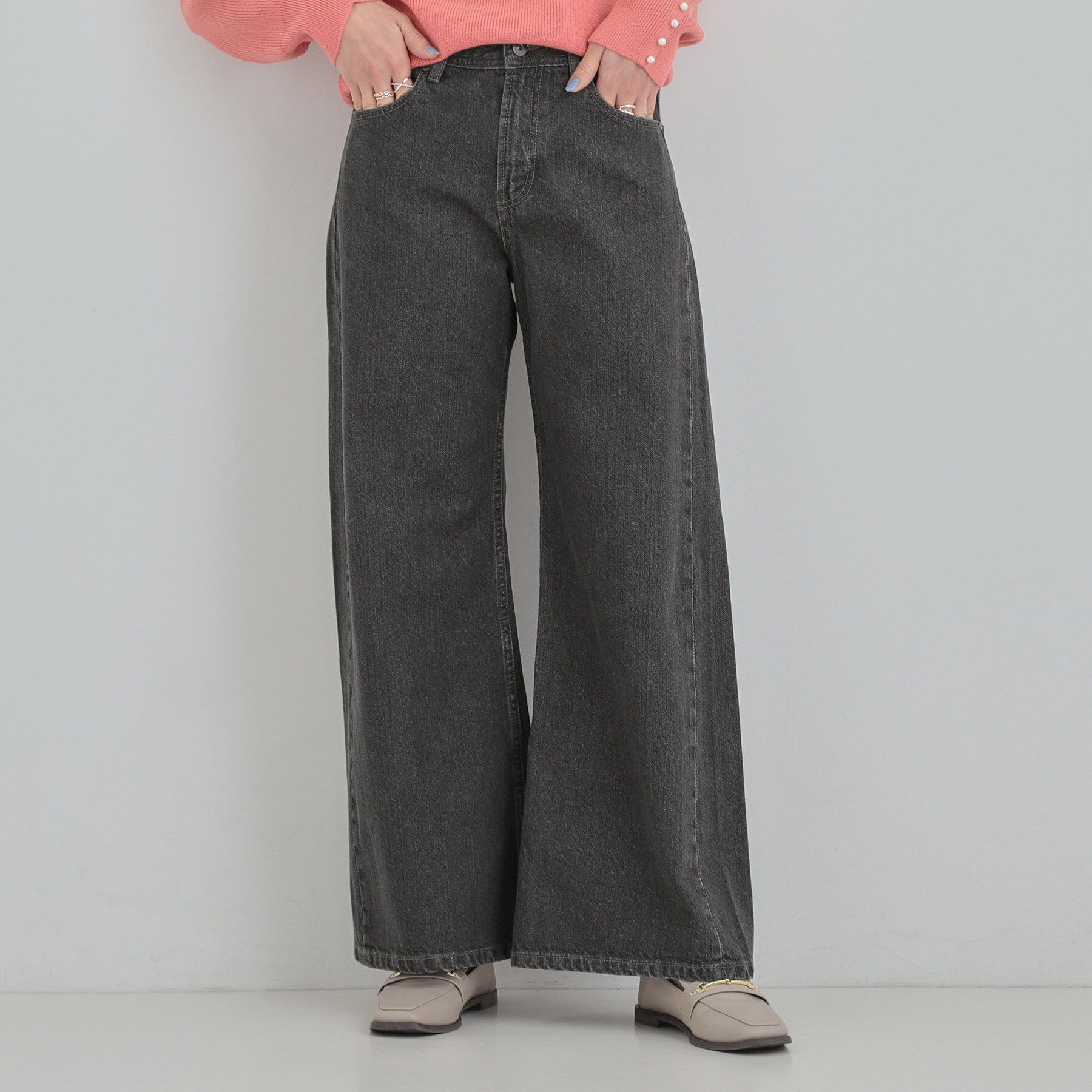 SHOO･LA･RUE「【SHOO・LA・RUE DENIM】体型カバーにも バギーデニムワイドパンツ」|デニム|ブラック(019)