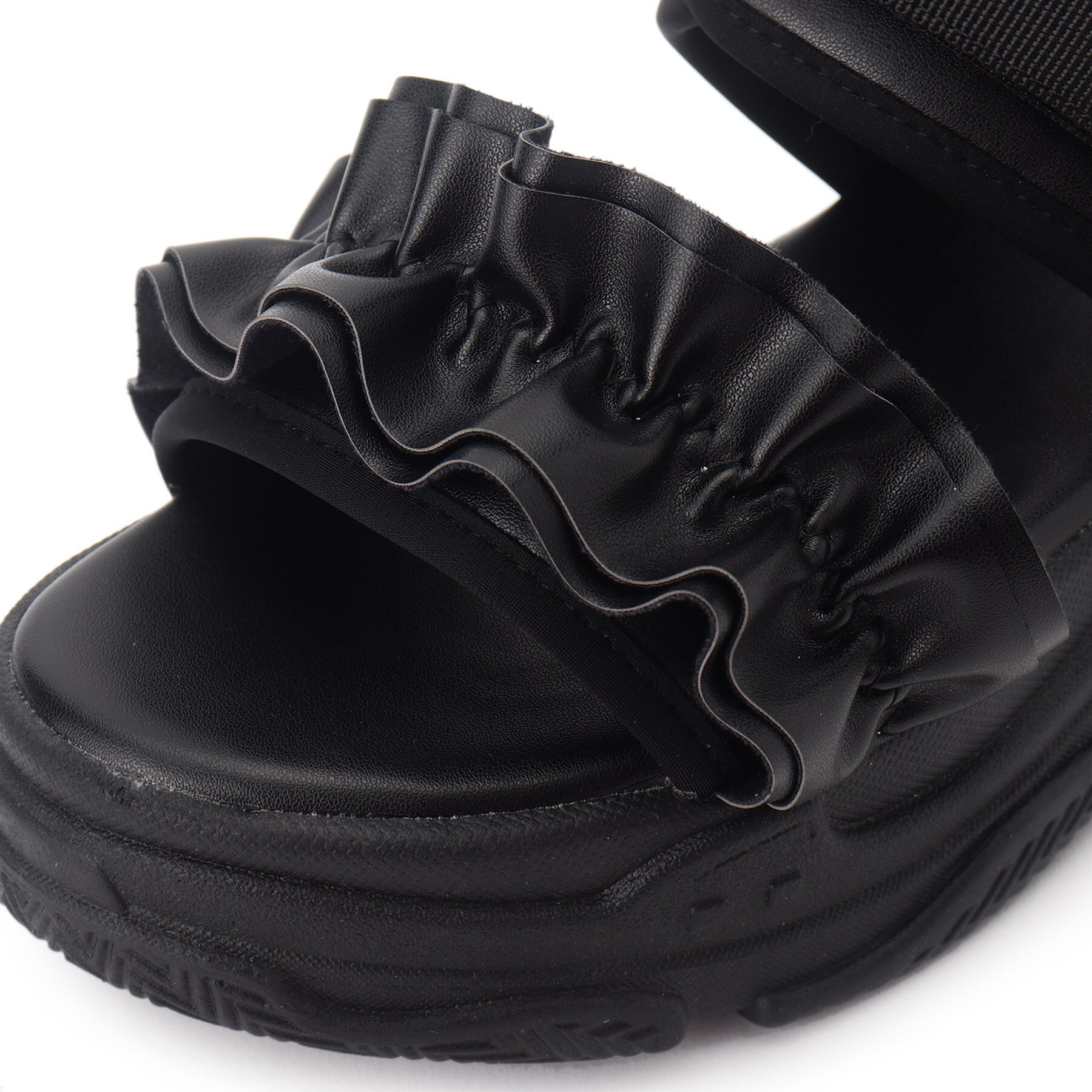 csT&P「厚底フリルスポサン」|サンダル|