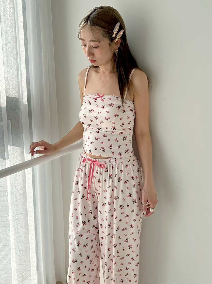 SNIDEL HOME「ストロベリーアイレットレイヤードキャミソール」|ルームウェア|