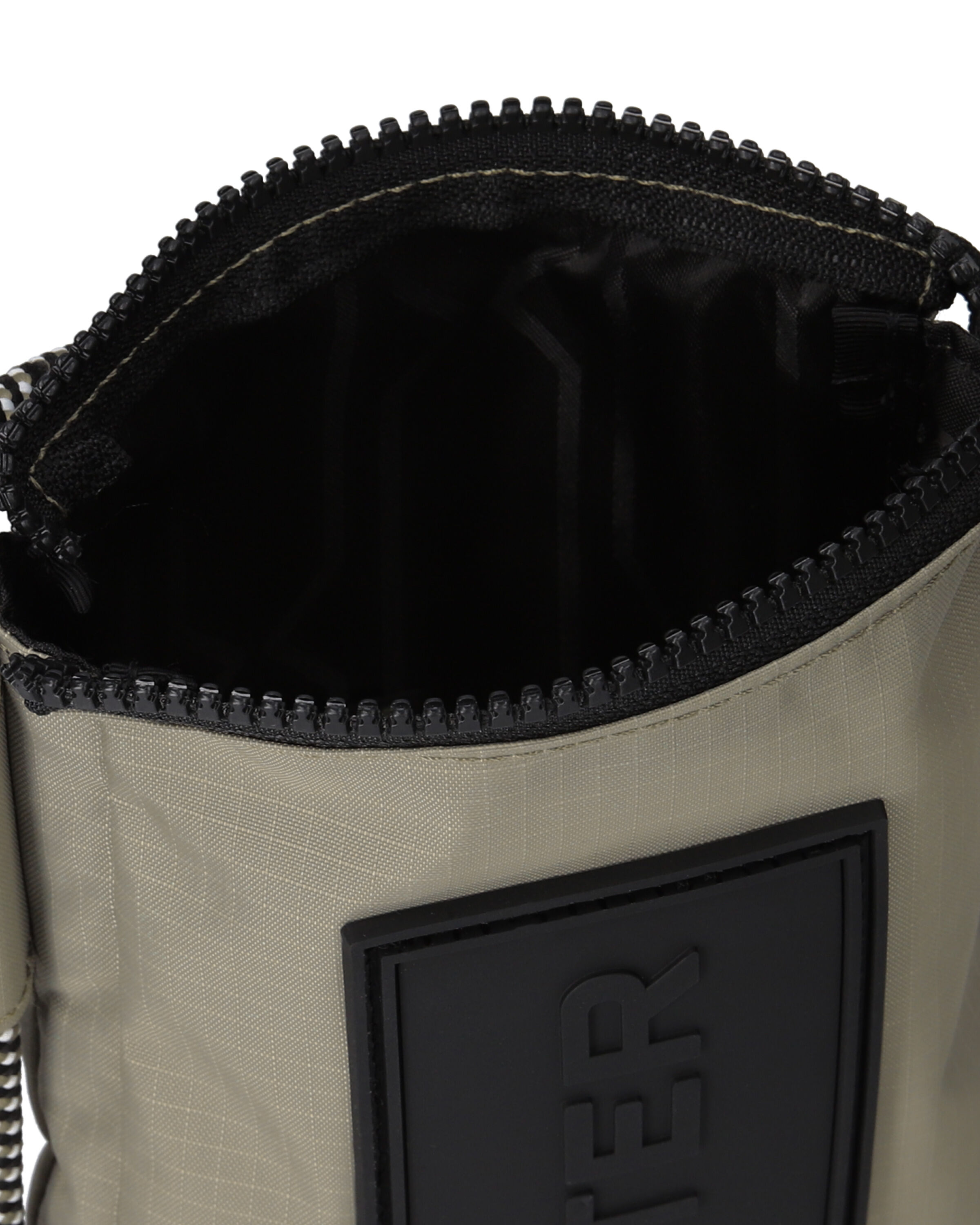 HUNTER「トラベル リップストップ リサイクル ナイロン フォンポーチ」|ショルダー・メッセンジャー|