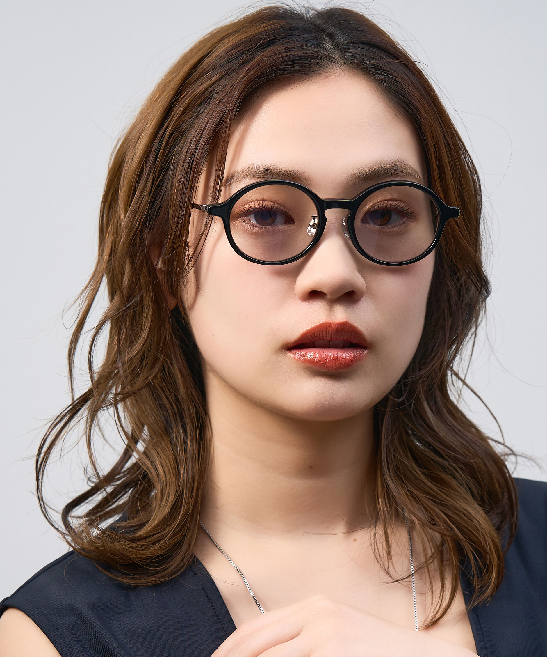  「Zoff | Kirimaru ラウンド型 サングラス 丸型 波型 小顔効果 UVカット 紫外線対策 紫外線対策 ズレ落ち防止」|サングラス|ブラック