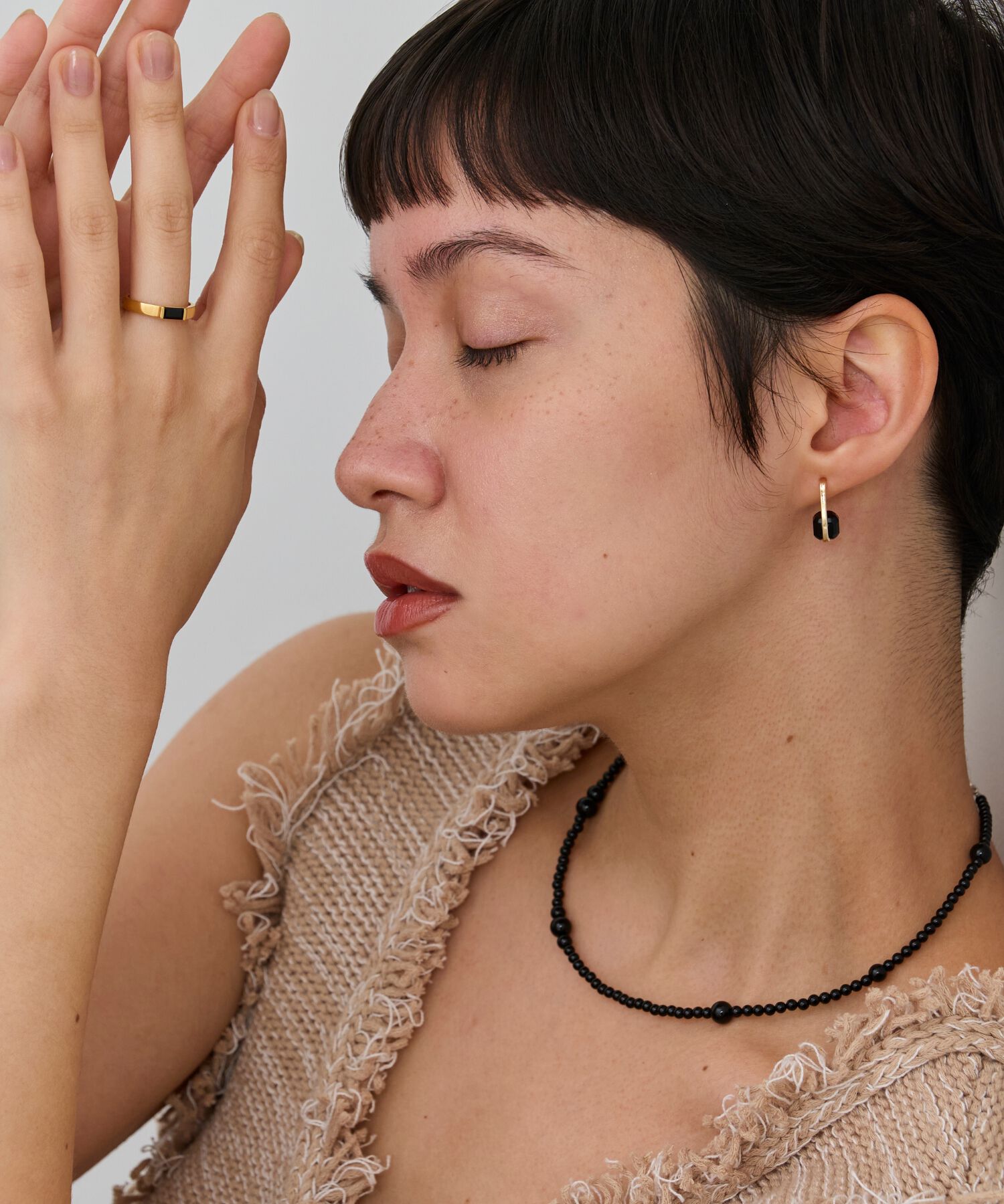 JUPITER「【K10】天然石キューブカットピアス オニキス」|ピアス|