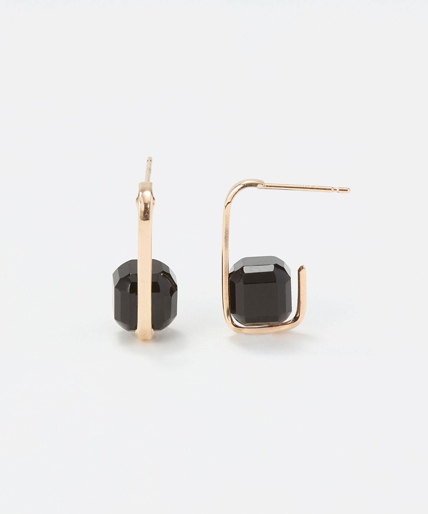 JUPITER「【K10】天然石キューブカットピアス オニキス」|ピアス|