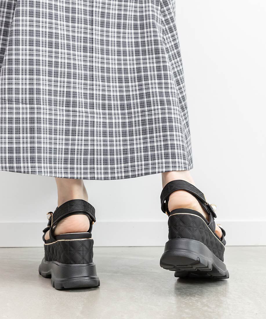  「パールパーツキルティングスポーツサンダル」|サンダル|