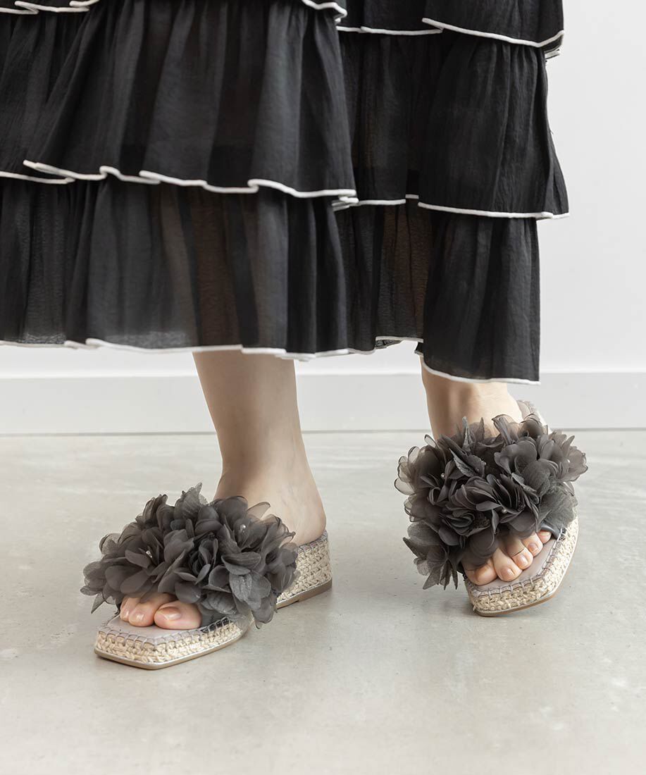  「エアリーフラワーミュールサンダル」|パンプス|