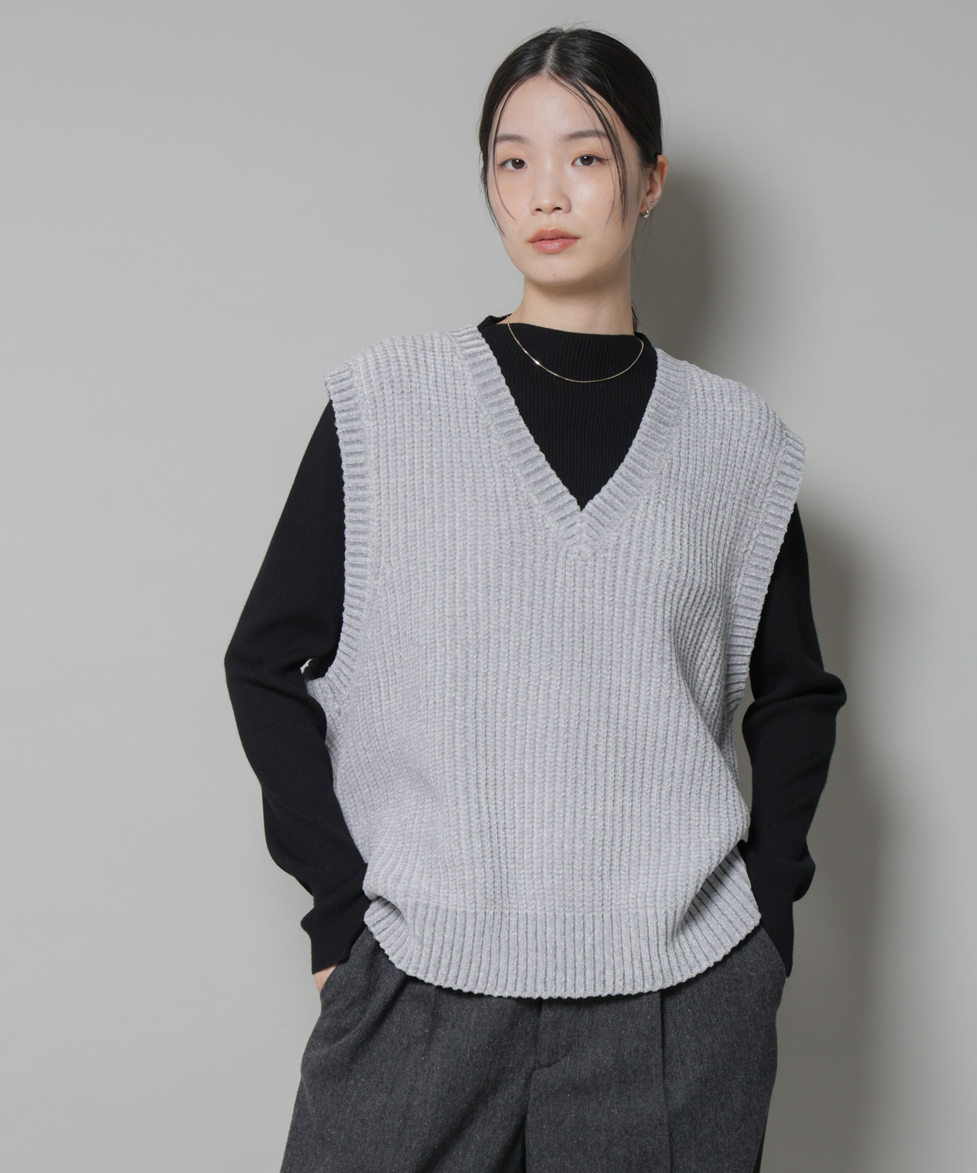 nano･universe「ベロアモールVネックニットベスト」|ニット・セーター|
