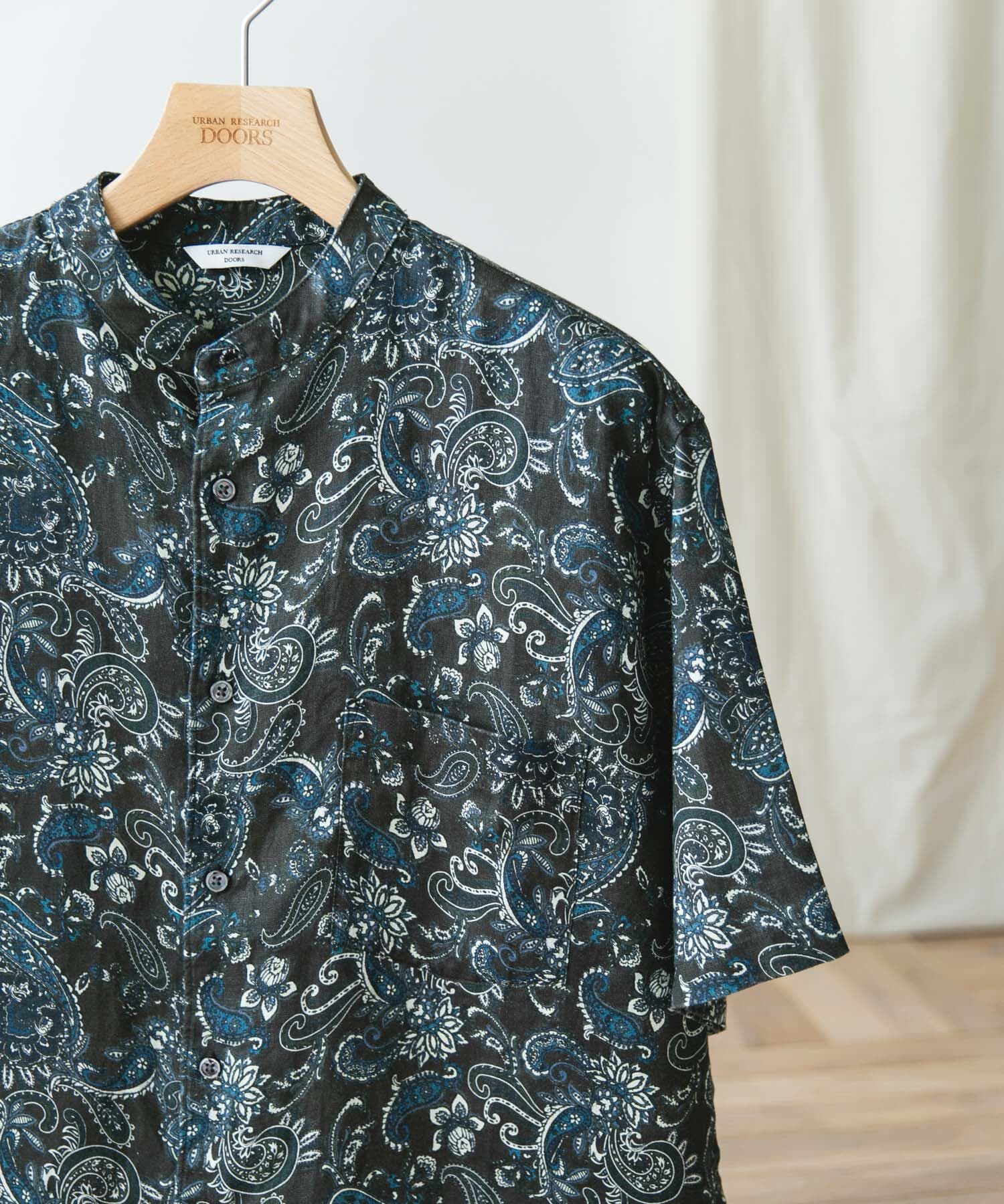 URBAN RESEARCH DOORS「『XLｻｲｽﾞ/WEB限定』ｼﾙｹｯﾄﾘﾈﾝ ﾊﾞﾝﾄﾞｶﾗｰｼｮｰﾄｽﾘｰ」|シャツ・ブラウス|オリーブ