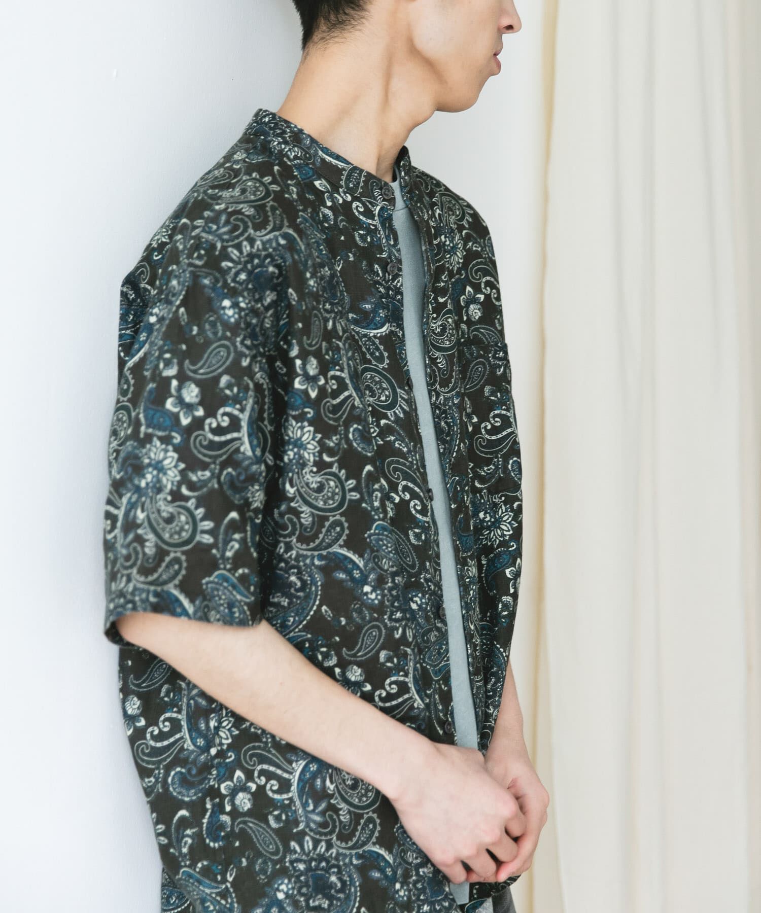 URBAN RESEARCH DOORS「『XLｻｲｽﾞ/WEB限定』ｼﾙｹｯﾄﾘﾈﾝ ﾊﾞﾝﾄﾞｶﾗｰｼｮｰﾄｽﾘｰ」|シャツ・ブラウス|