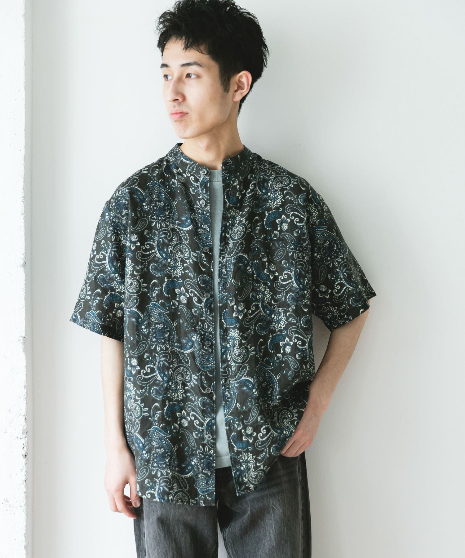 URBAN RESEARCH DOORS「『XLｻｲｽﾞ/WEB限定』ｼﾙｹｯﾄﾘﾈﾝ ﾊﾞﾝﾄﾞｶﾗｰｼｮｰﾄｽﾘｰ」|シャツ・ブラウス|