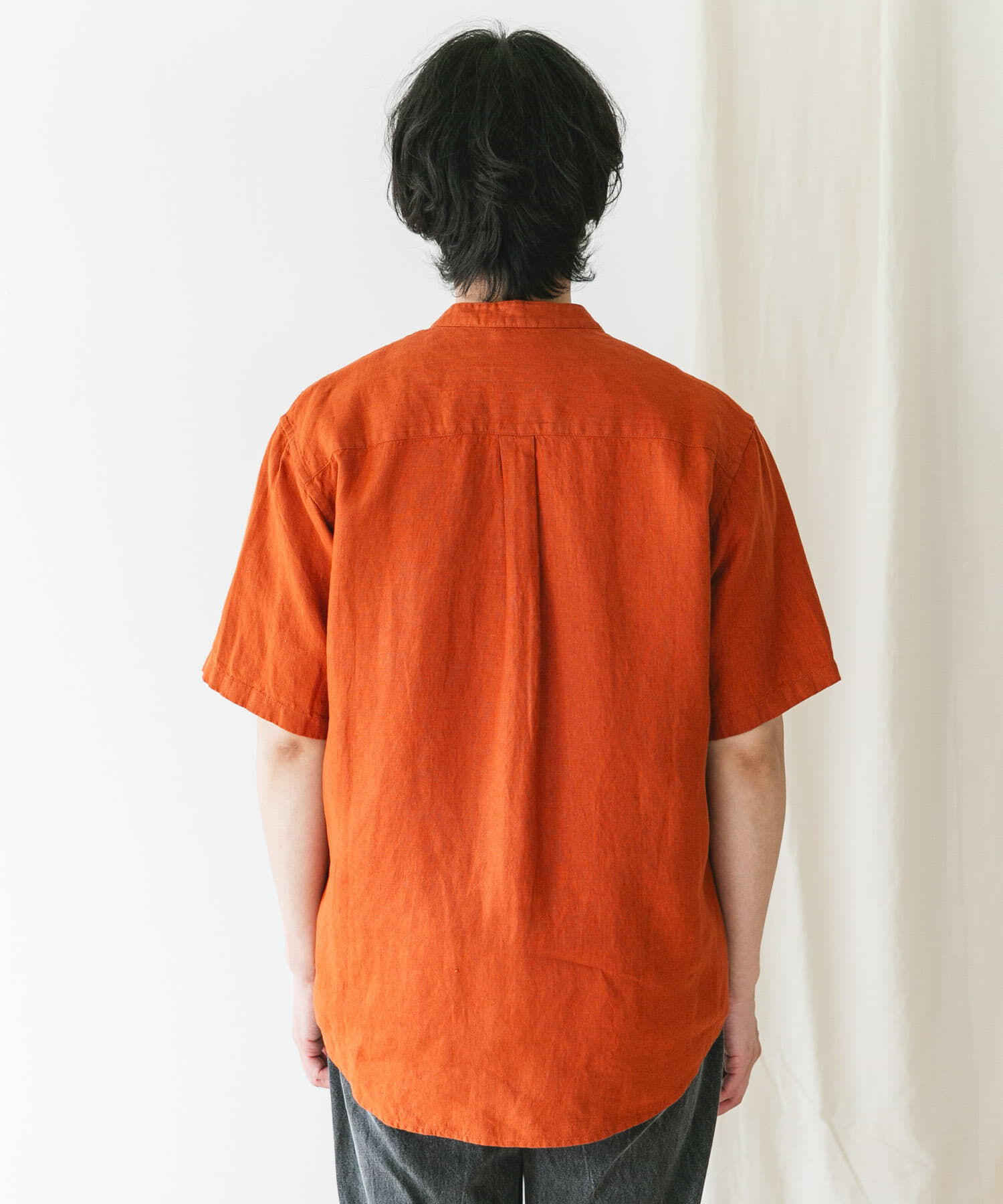 URBAN RESEARCH DOORS「『XLｻｲｽﾞ/WEB限定』ｼﾙｹｯﾄﾘﾈﾝ ﾊﾞﾝﾄﾞｶﾗｰｼｮｰﾄｽﾘｰ」|シャツ・ブラウス|