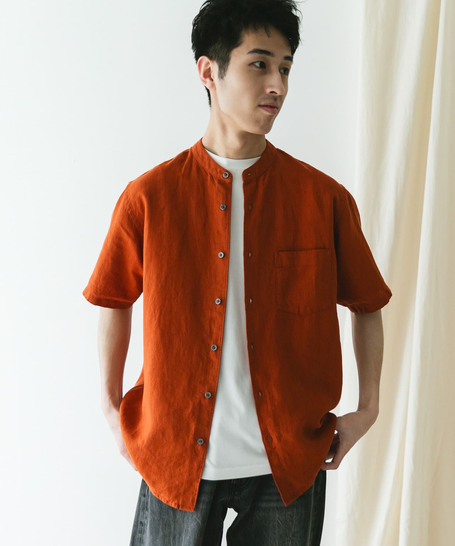 URBAN RESEARCH DOORS「『XLｻｲｽﾞ/WEB限定』ｼﾙｹｯﾄﾘﾈﾝ ﾊﾞﾝﾄﾞｶﾗｰｼｮｰﾄｽﾘｰ」|シャツ・ブラウス|