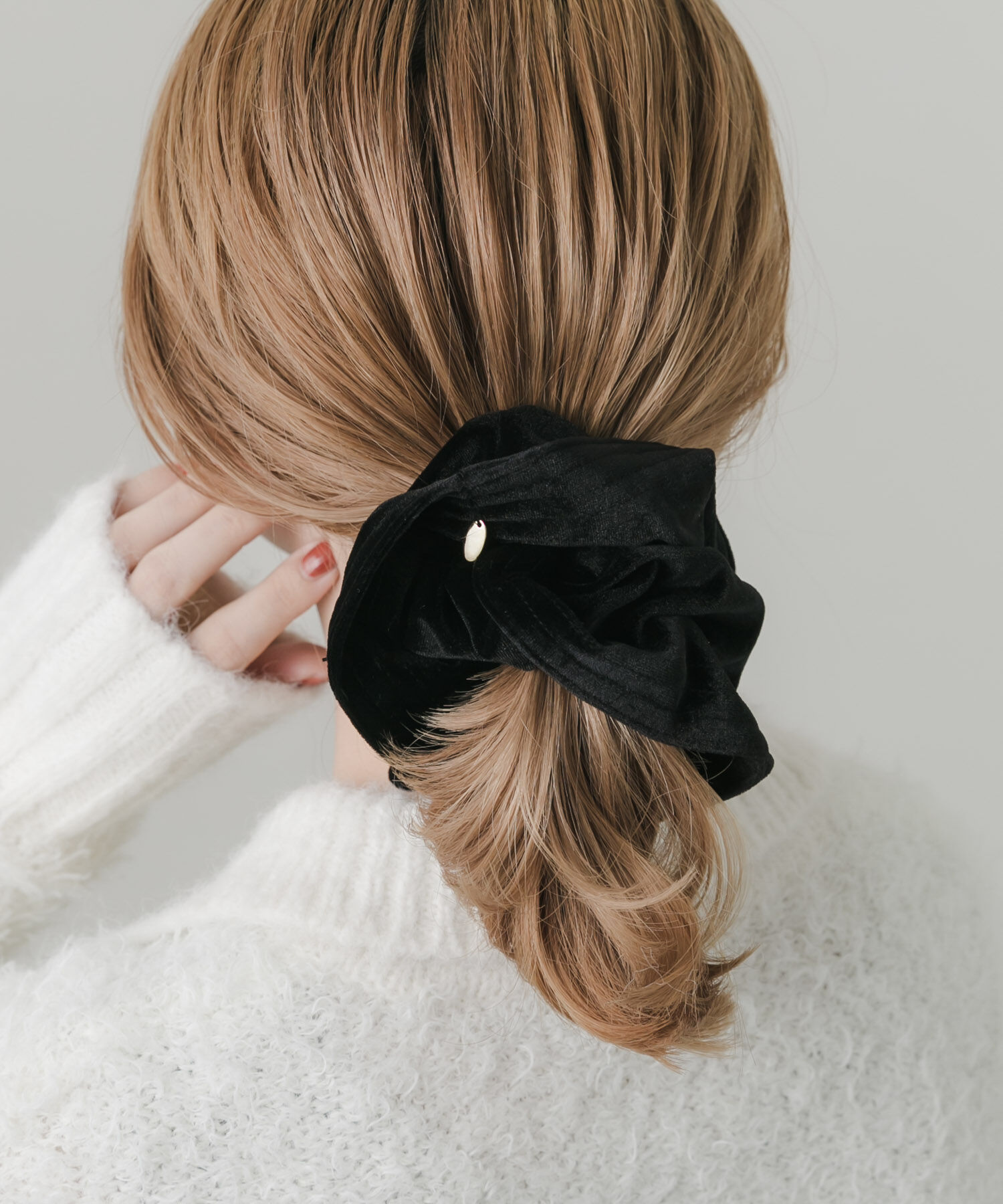 SMELLY「ベロアボリュームシュシュ」|ヘアゴム・シュシュ|ブラック