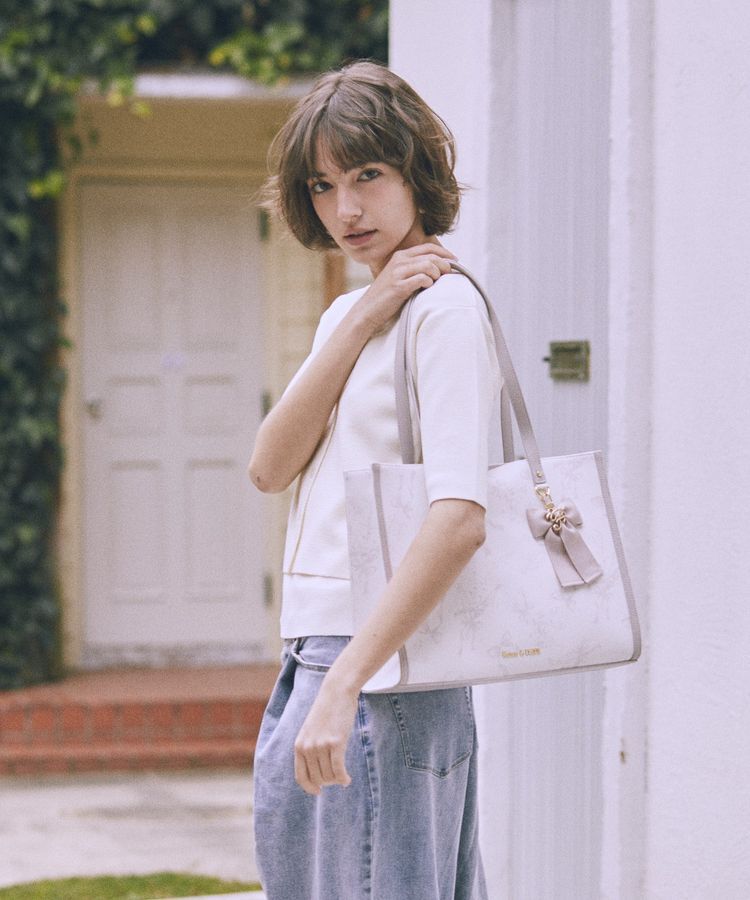 Maison de FLEUR「すずらんプリントスクエアトートバッグ」|トートバッグ|グレイッシュピンク