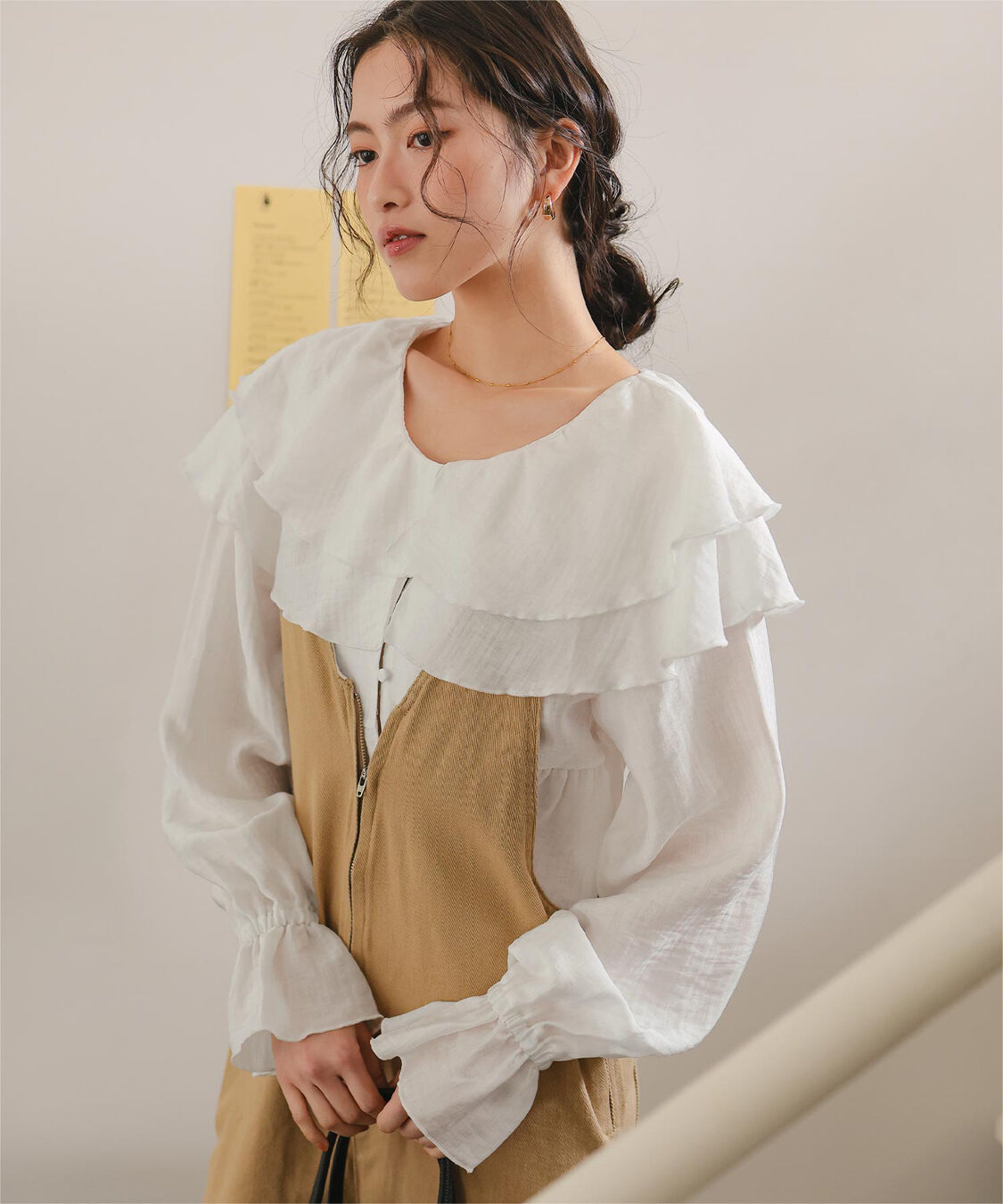 titivate「ペプラムギャザーラッフルフリルブラウス」|シャツ・ブラウス|オフホワイト