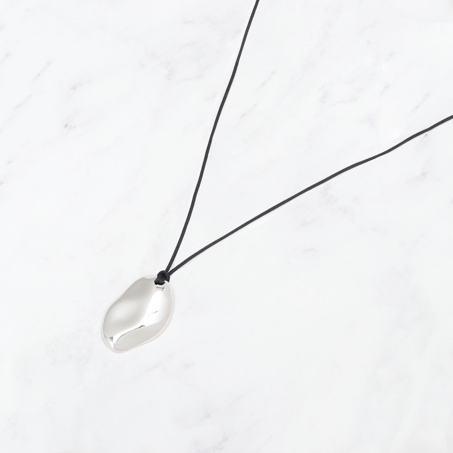 INDIVI「【長さ調整自由】ニュアンスモチーフ コードペンダント」|ネックレス|