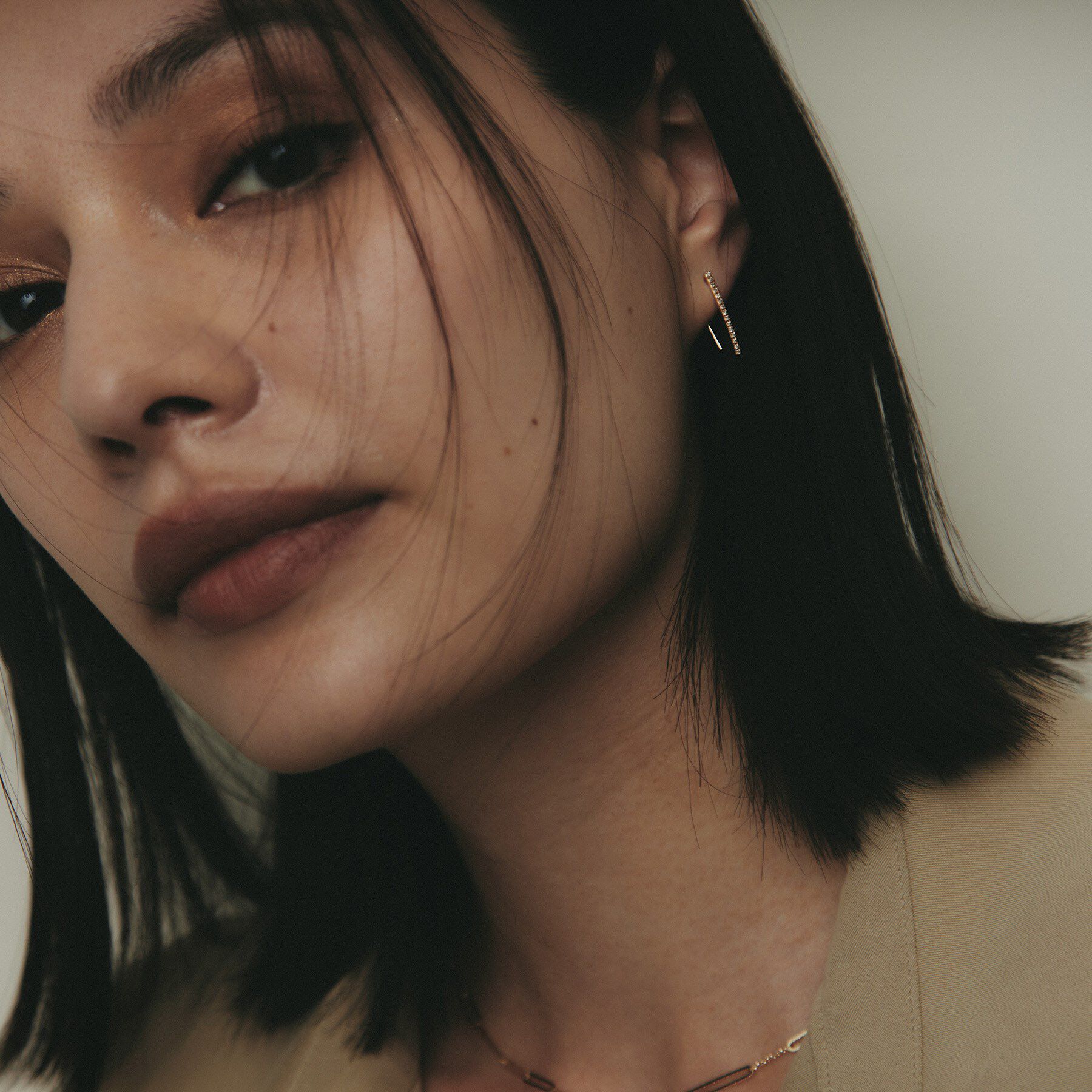 COCOSHNIK「K10ダイヤモンド カーブライン フックピアス」|ピアス|