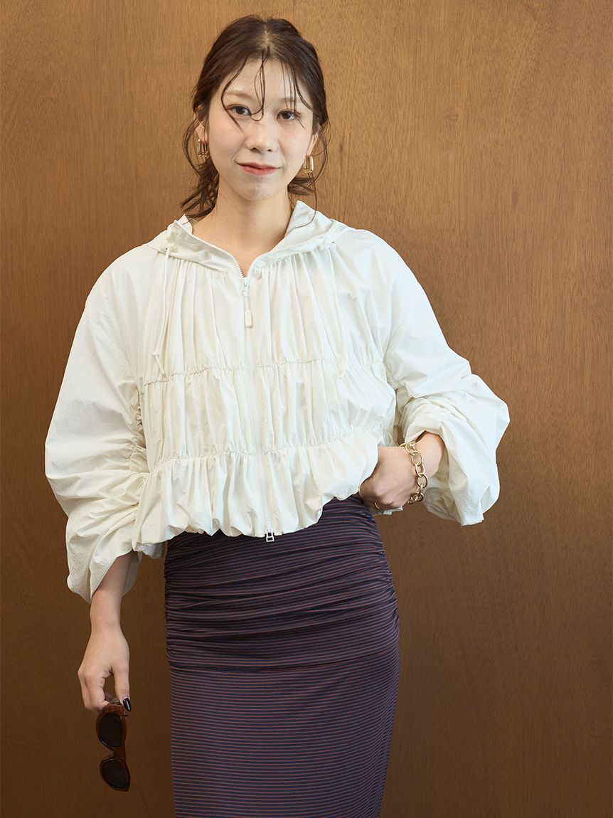 emmi atelier「【Movique】シャーリングブルゾン/撥水/UVカット/接触冷感」|ブルゾン・スタジャン|