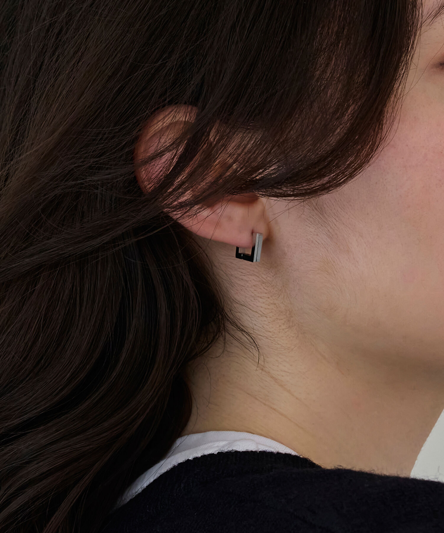 Phoebe「【金属アレルギー対応】ストレートスクエアフープピアス　シルバー/サージカルステンレス（片耳）」|ピアス|