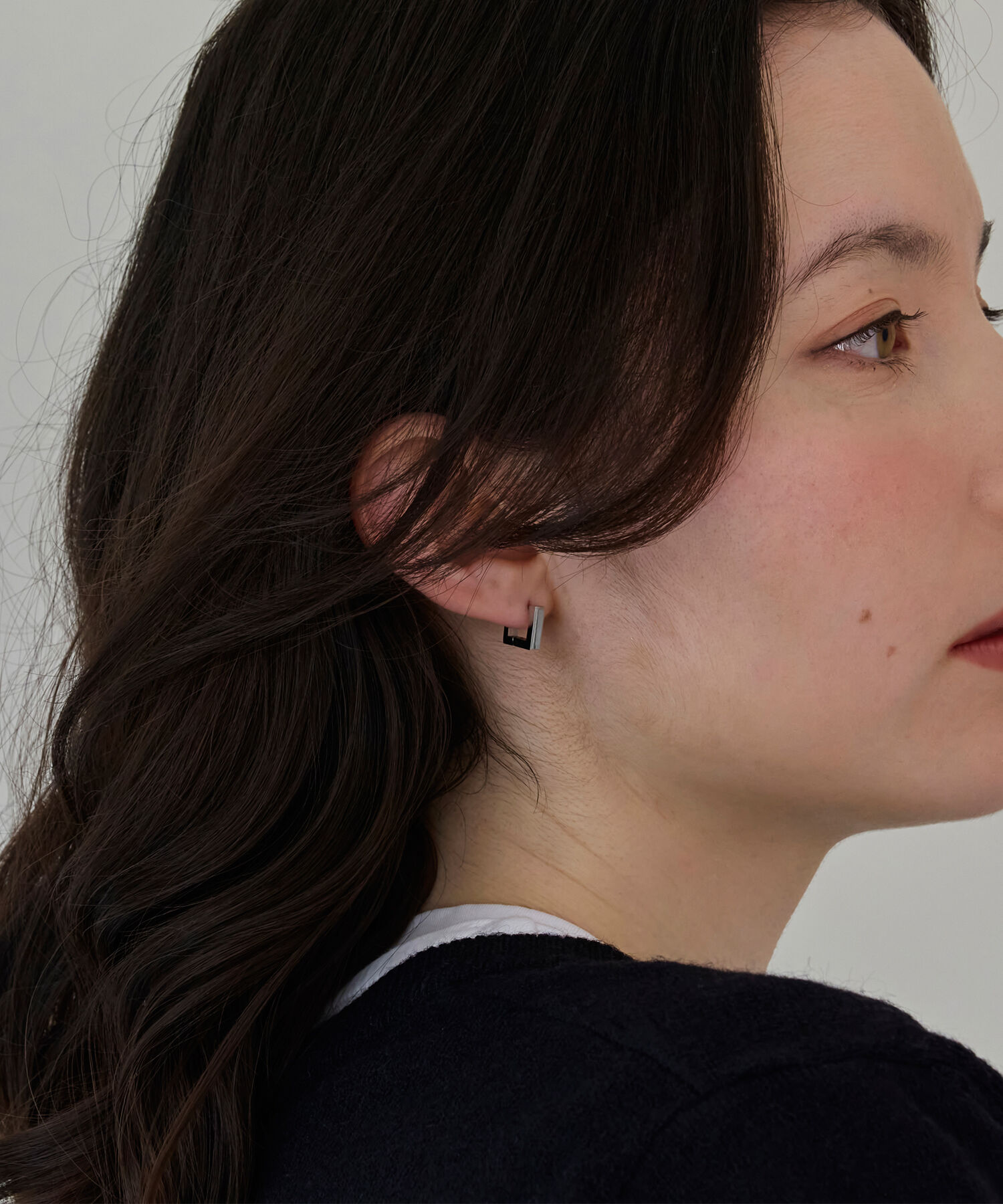 Phoebe「【金属アレルギー対応】ストレートスクエアフープピアス　シルバー/サージカルステンレス（片耳）」|ピアス|