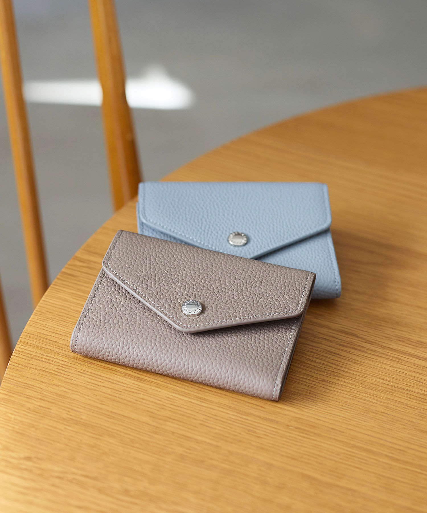 TOPKAPI BREATH「【Breath TOPKAPI】DUAL デュアル シュリンクレザー バイカラー 三つ折り 財布　薄型 / 軽量」|財布|グレージュ