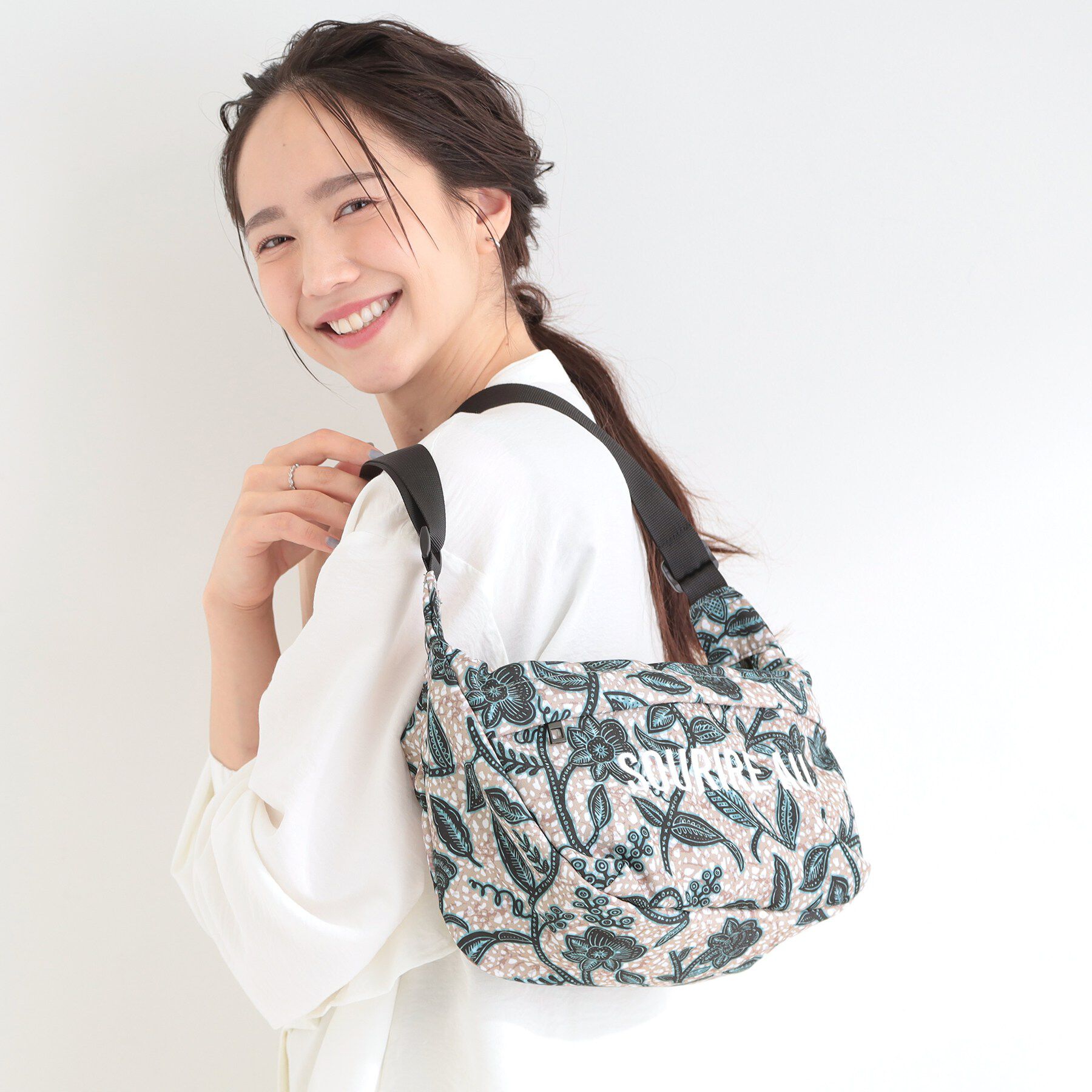 SHOO･LA･RUE「ラタプリントショルダーバッグ」|ショルダー・メッセンジャー|ベージュ(152)