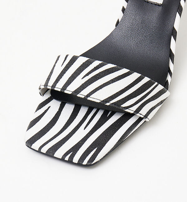 AU BANNISTER「アンクルストラップ スクエアトゥサンダル」|サンダル|