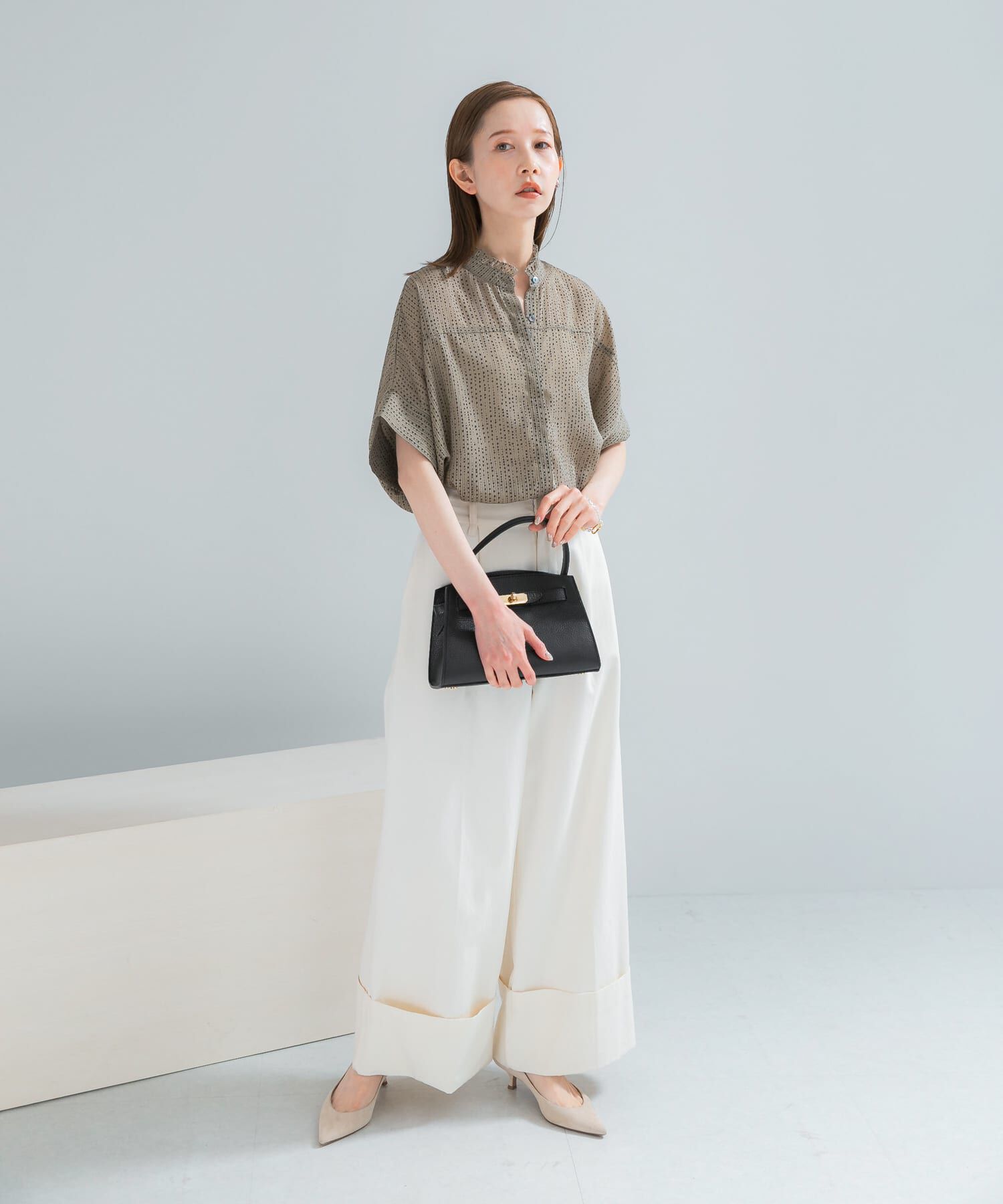 URBAN RESEARCH ROSSO「『WEB/一部店舗限定』ウォッシャブルドットフリルネックブラウス」|シャツ・ブラウス|