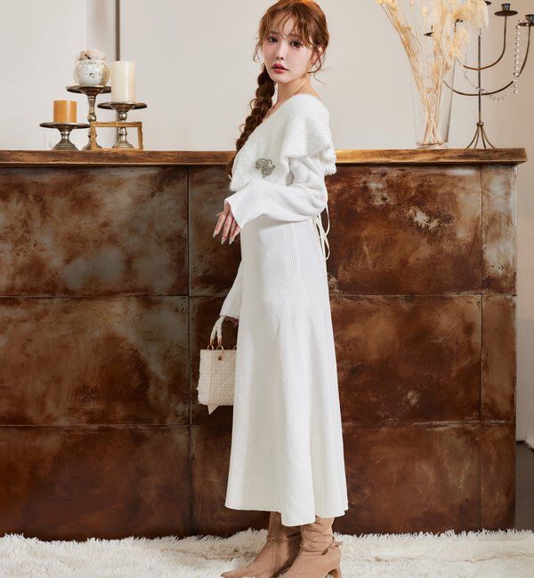  「ブローチ付きニットワンピース」|ワンピース|