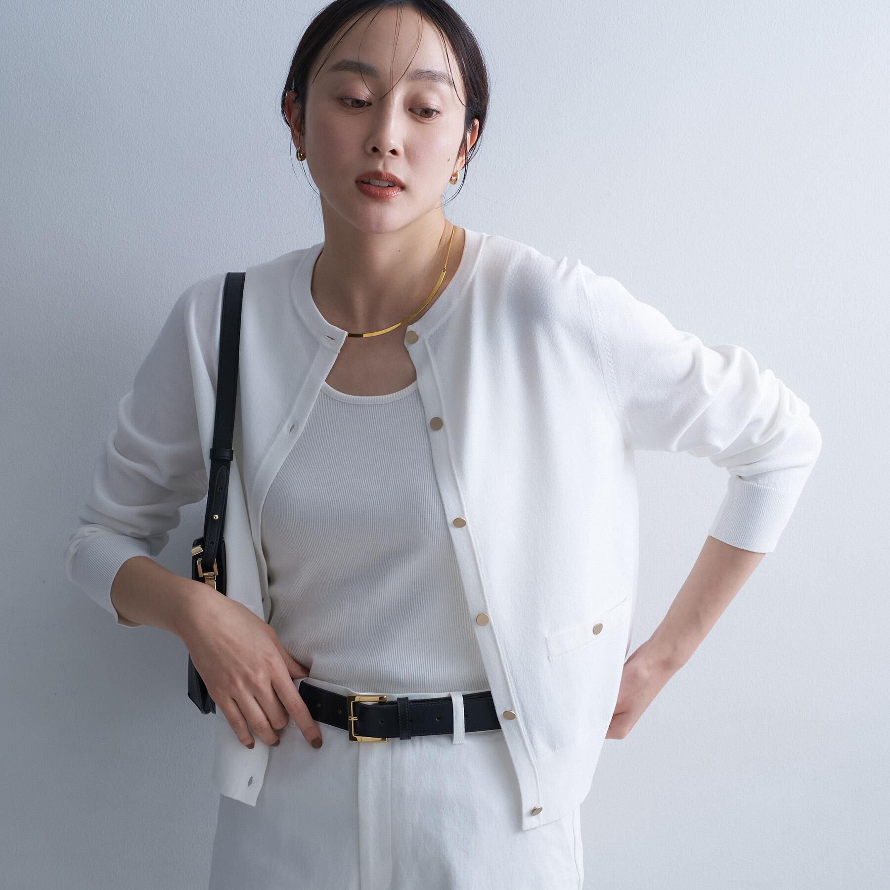 UNTITLED「【アンサンブル可/洗える】クルーネックニットカーディガン」|カーディガン|ホワイト(001)