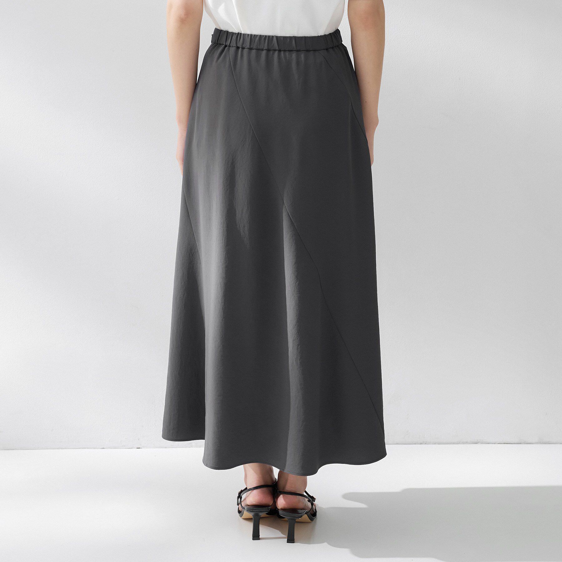 UNTITLED「【夏の名品セットアップが今年も登場！/はっ水/遮熱】リラクミスト フレアスカート」|スカート|