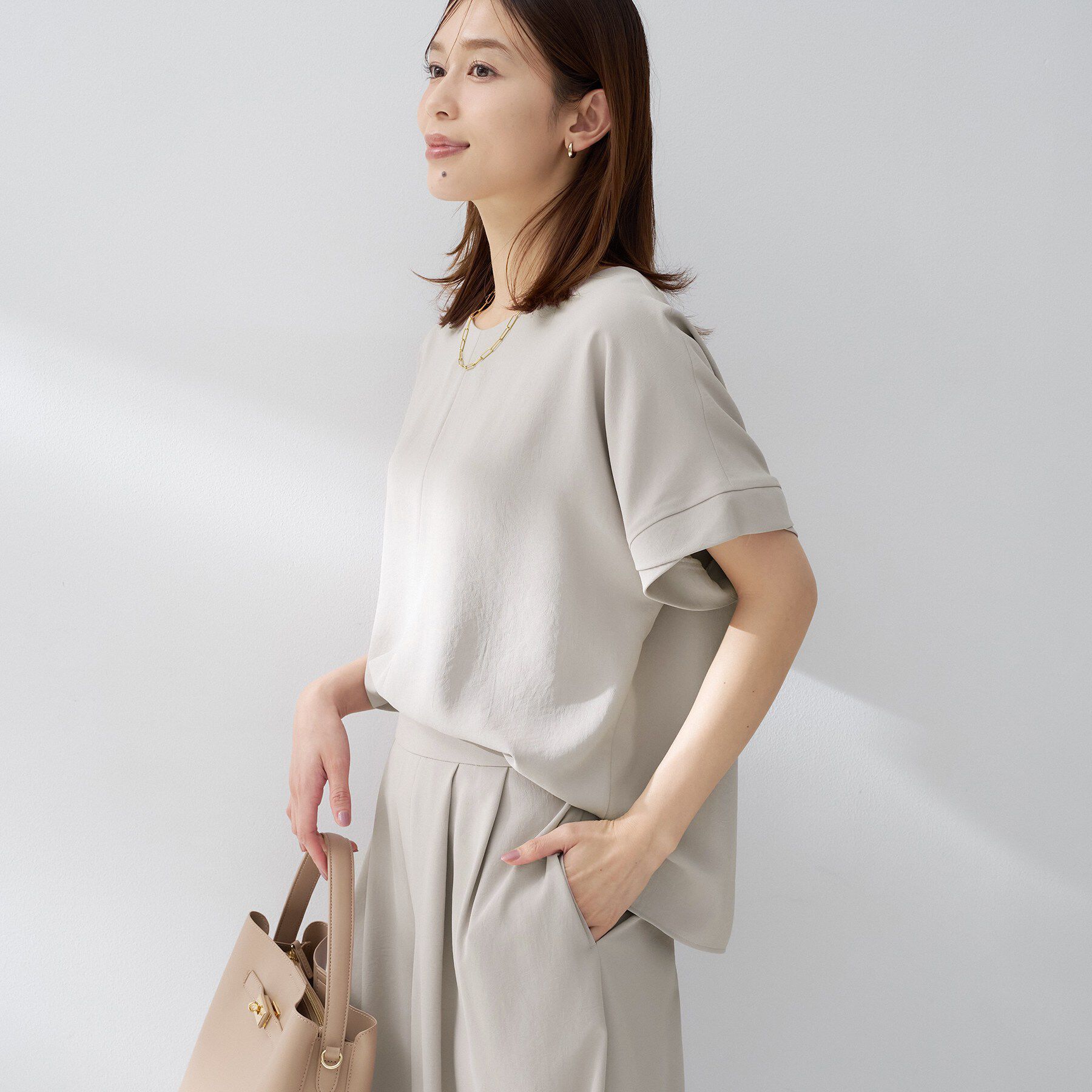 UNTITLED「【夏の名品セットアップが今年も登場！/はっ水/遮熱】リラクミスト 前後2WAYブラウス」|シャツ・ブラウス|