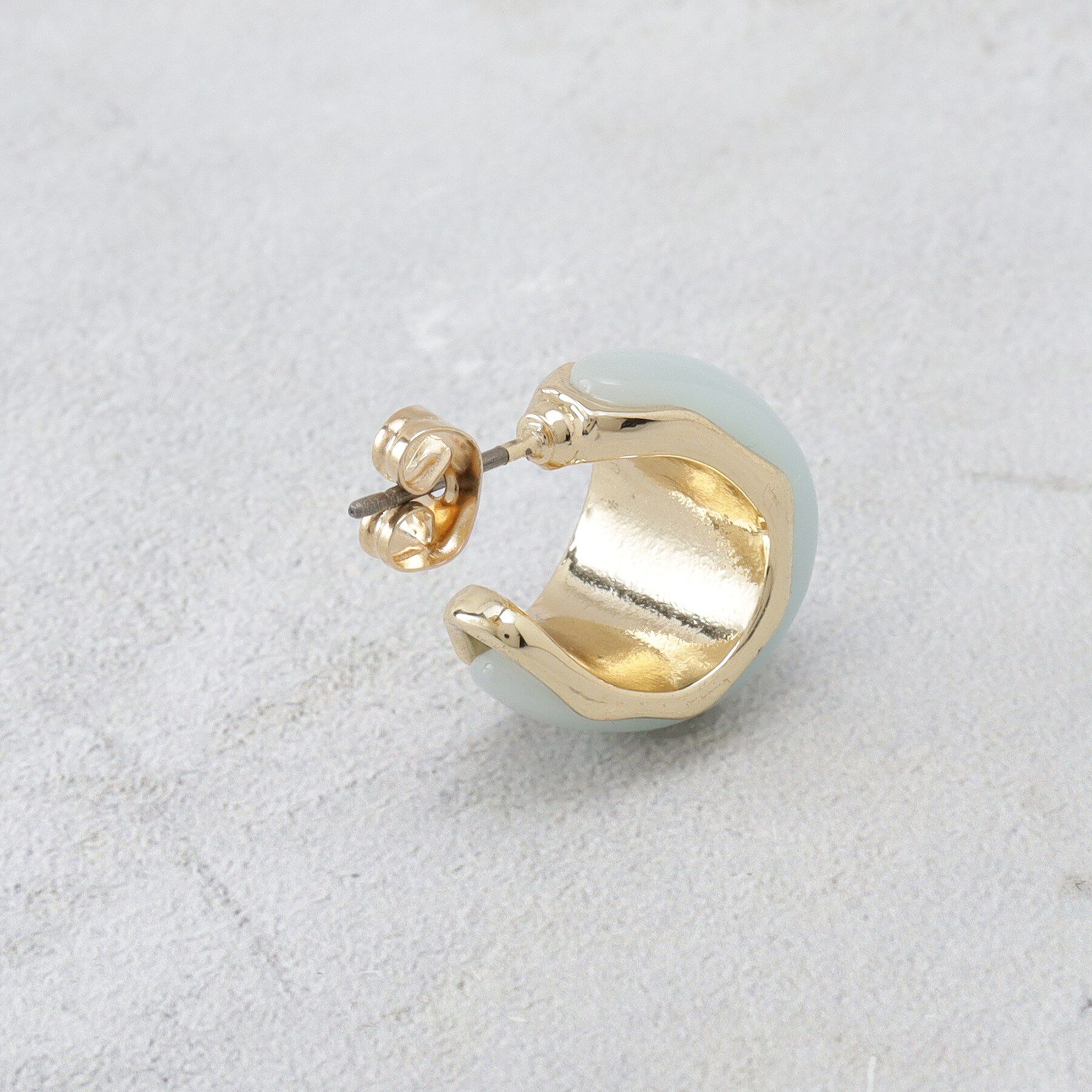 OPAQUE.CLIP「エポ乳白カラーピアス」|ピアス|