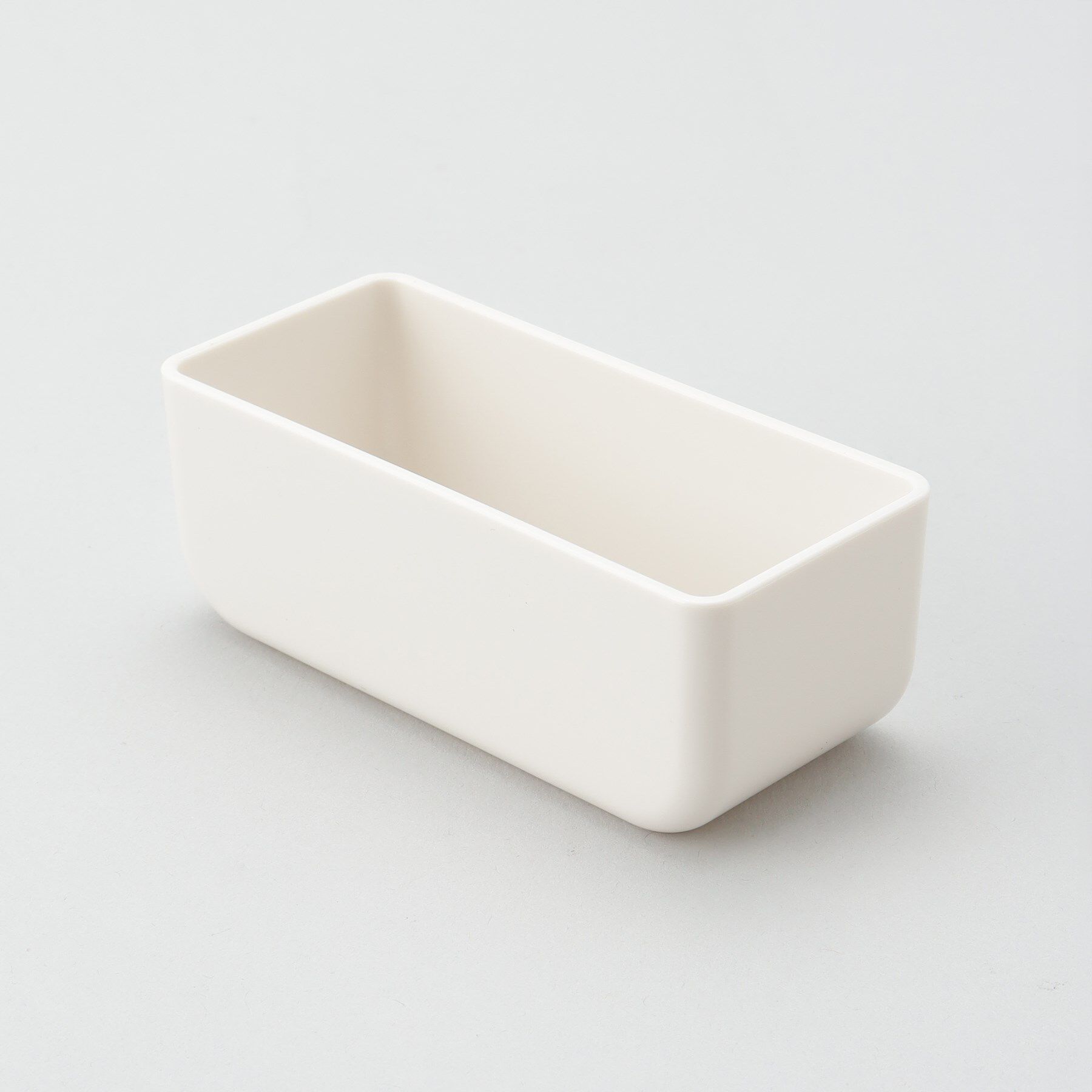 212 KITCHEN STORE「CCP 汁漏れしにくいスリムランチボックス エクリュ」|食器・キッチングッズ|