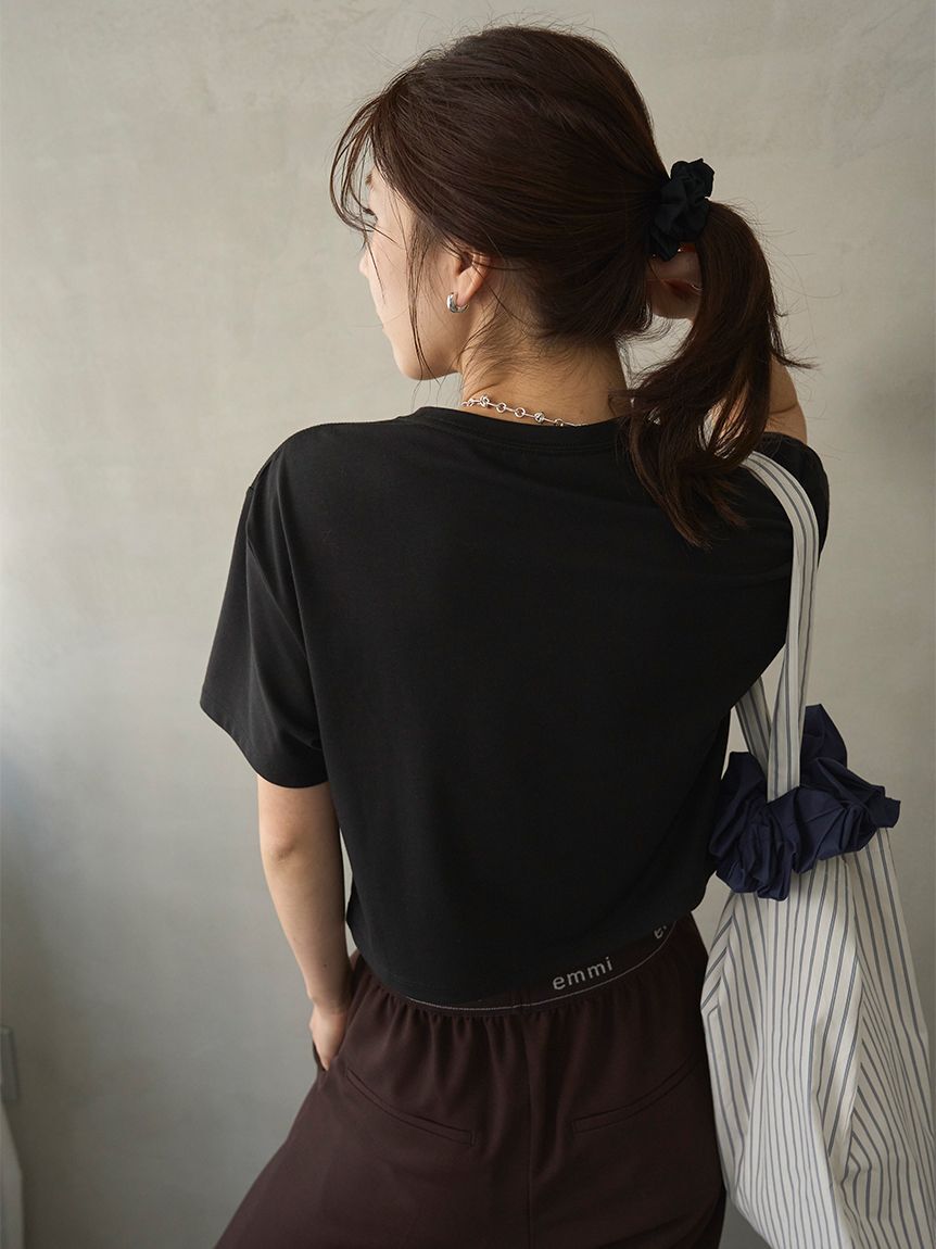emmi atelier「【em】emmiロゴクロップドTシャツ/UVカット/接触冷感」|Tシャツ・カットソー|