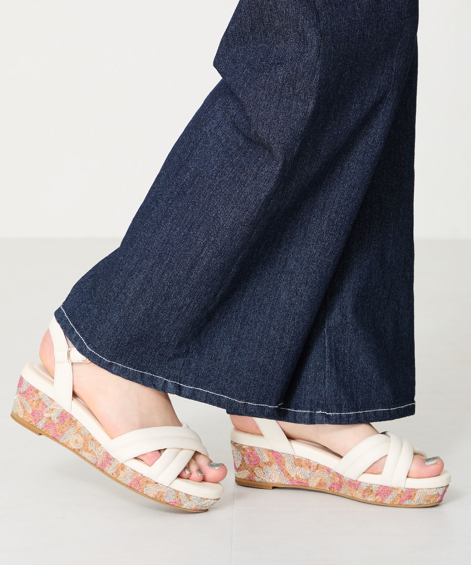 WA Oriental TRaffic「パデットクロスコルクウエッジサンダル/52212 サンダル　人気 トレンド」|サンダル|BEIGE