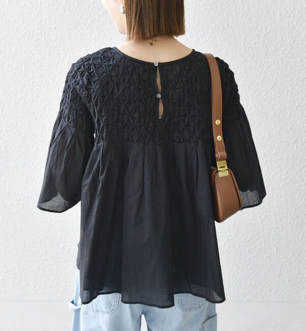 SHIPS any「SHIPS any:〈洗濯機可能〉ハンドスモッキング コットン フレア ブラウス」|シャツ・ブラウス|